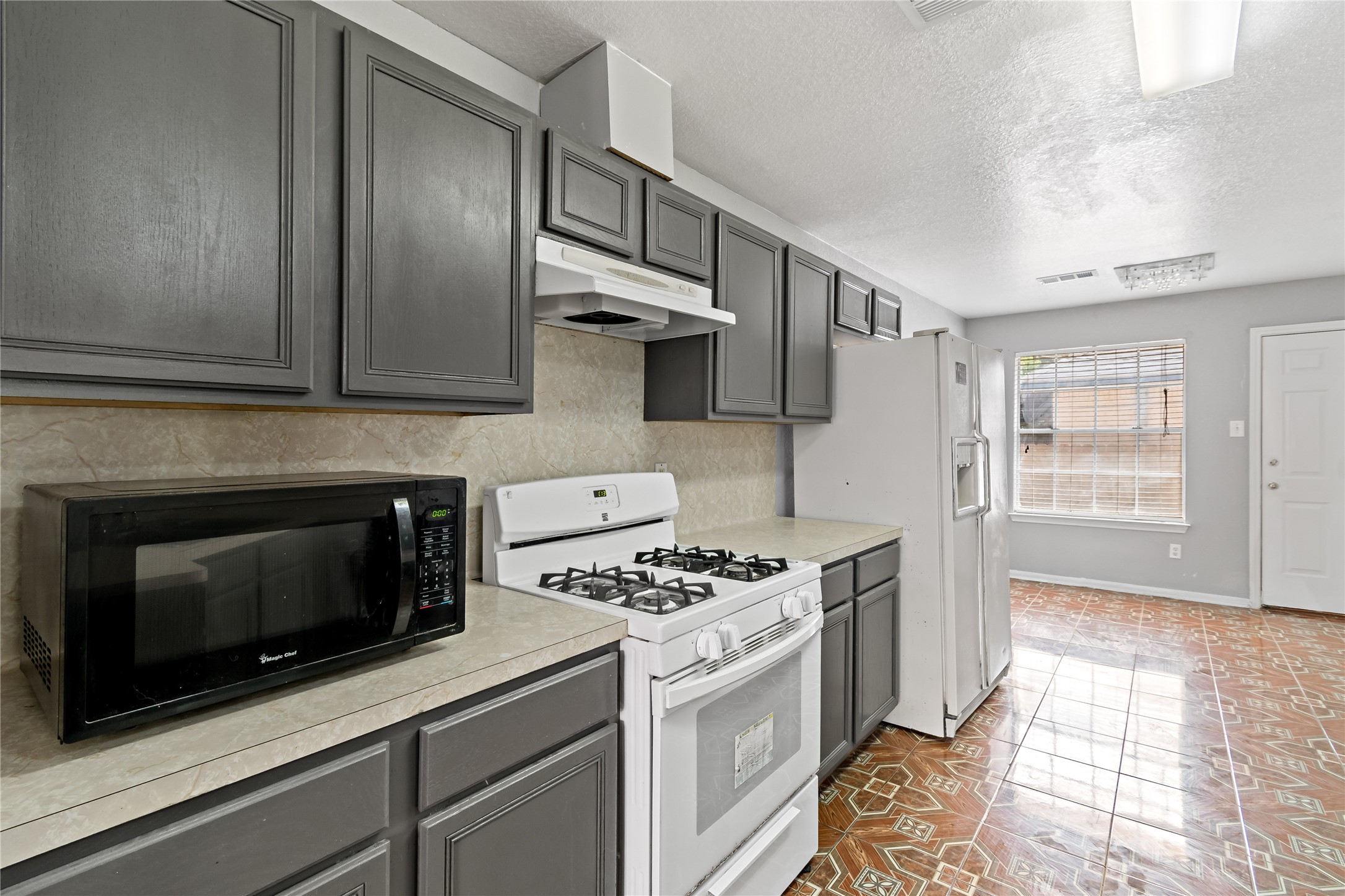 8003 Swiftwater Lane Property Photo 5