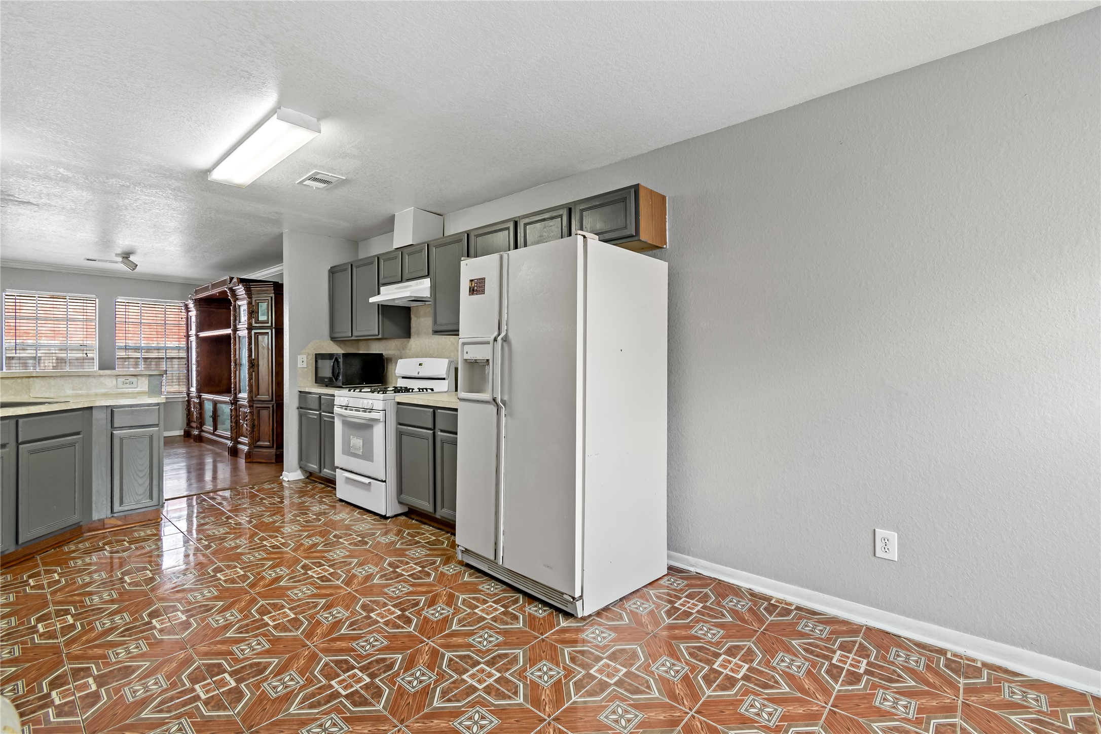 8003 Swiftwater Lane Property Photo 9