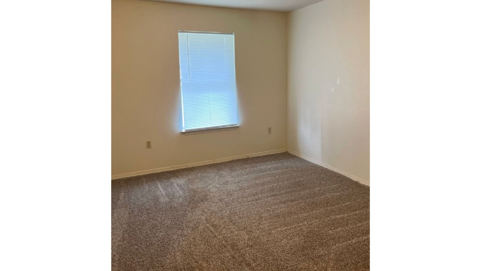 1510 E Loop 304 Property Photo 12