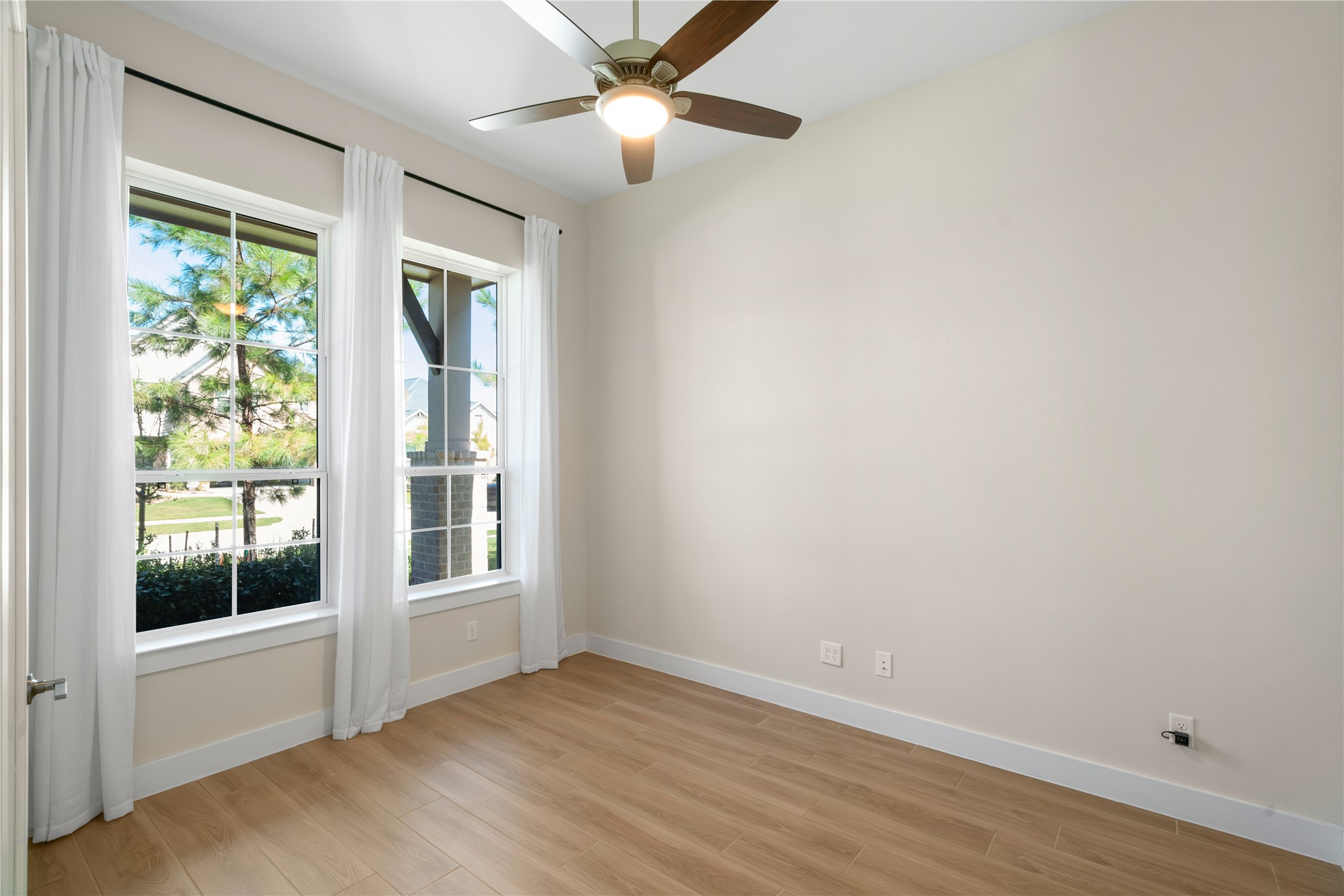 28058 Willow Glen Drive Property Photo 6