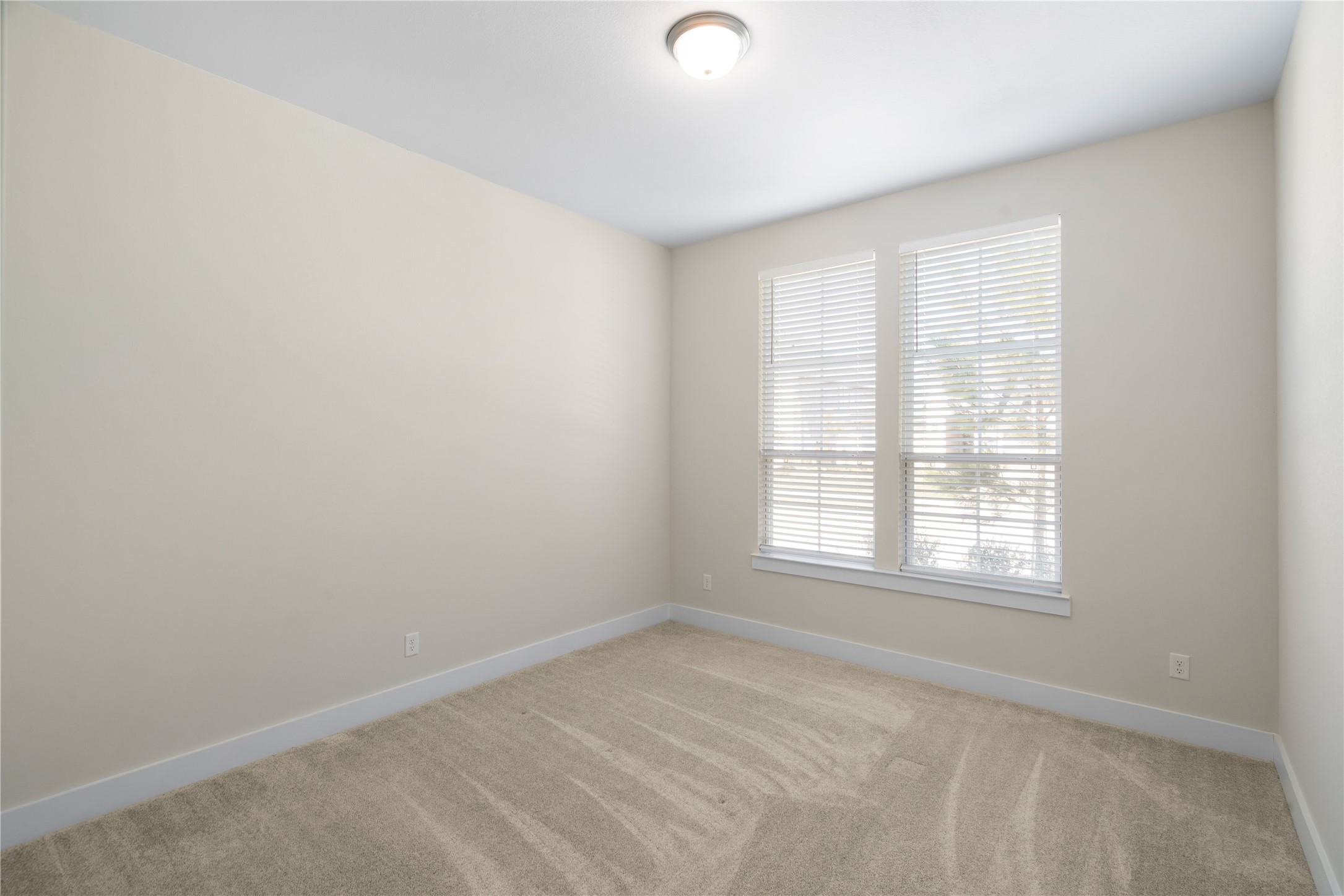 28058 Willow Glen Drive Property Photo 7