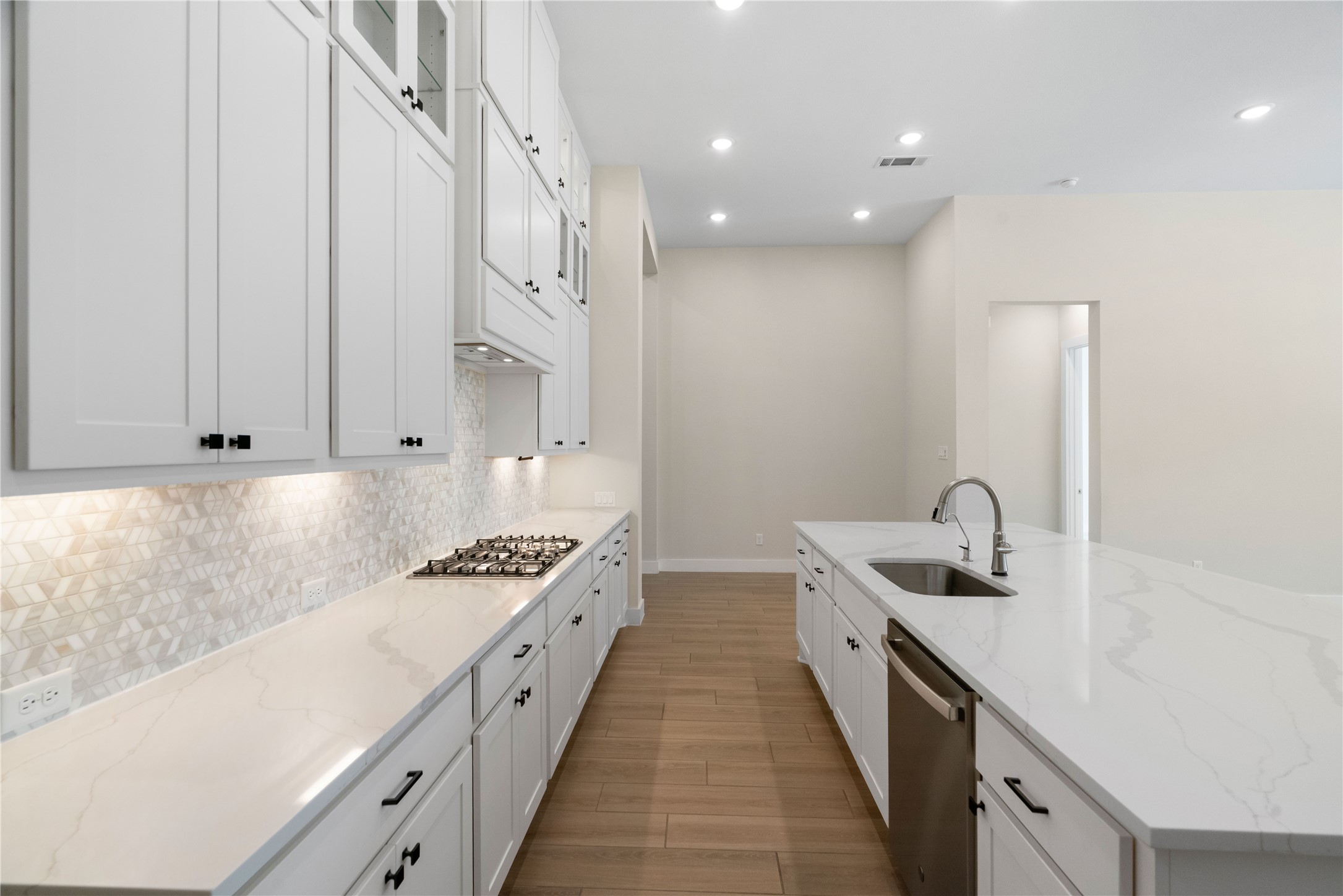 28058 Willow Glen Drive Property Photo 17