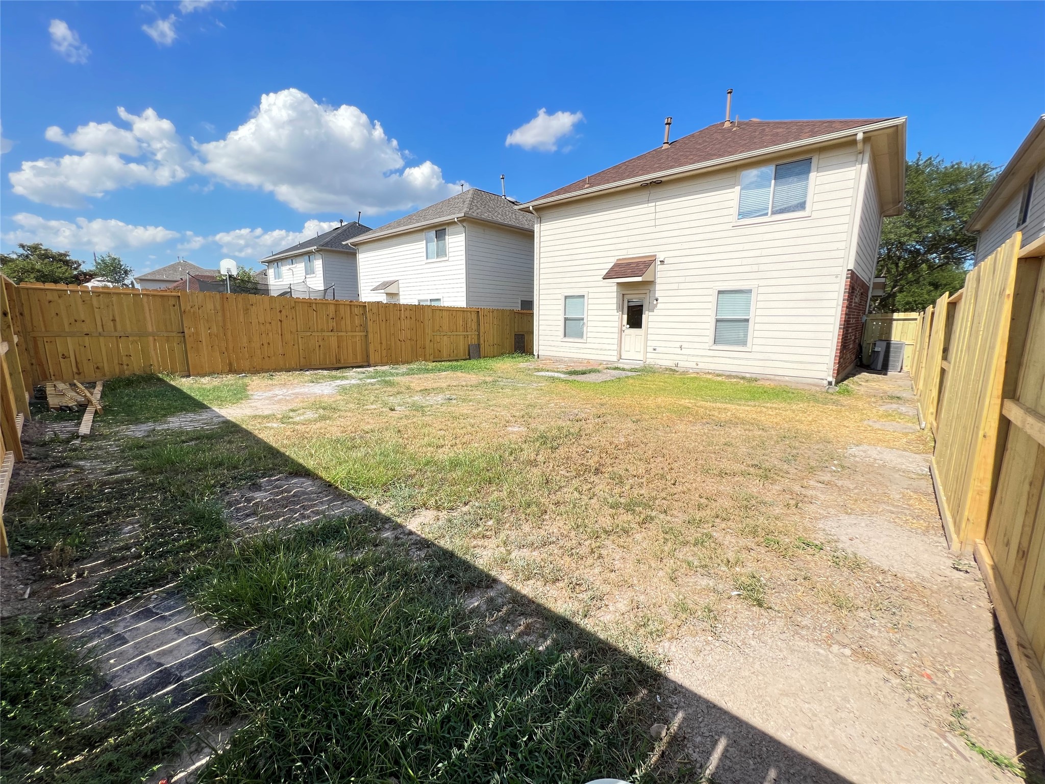 20035 Oland Way Property Photo 10