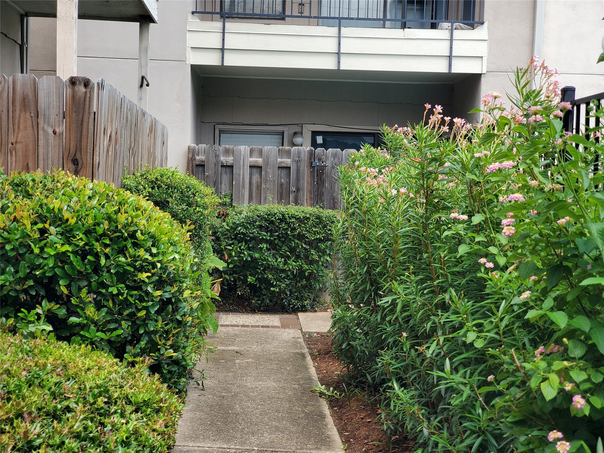 1818 Augusta Drive 29 Property Photo 4