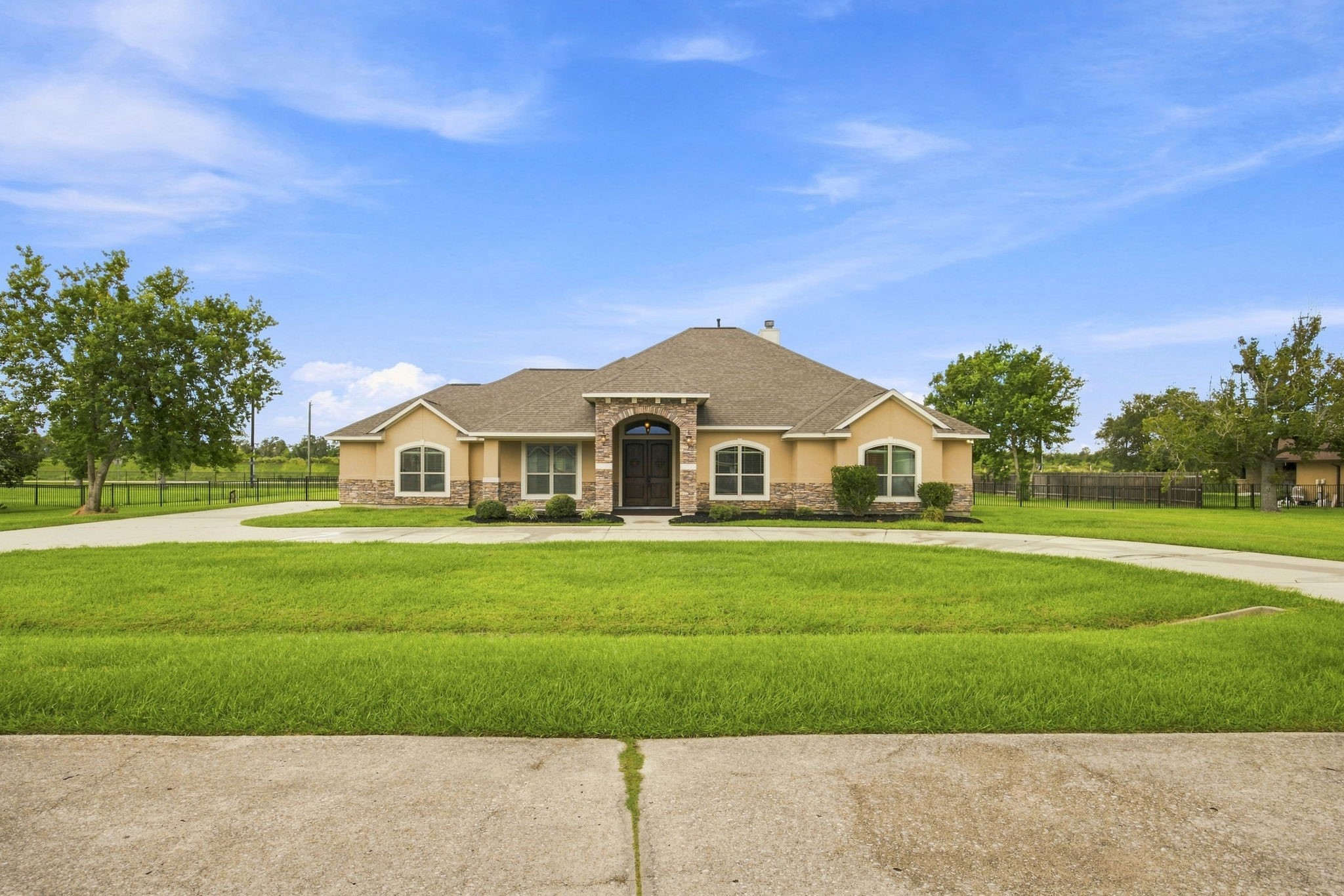 8999 Water Point Drive Property Photo 3
