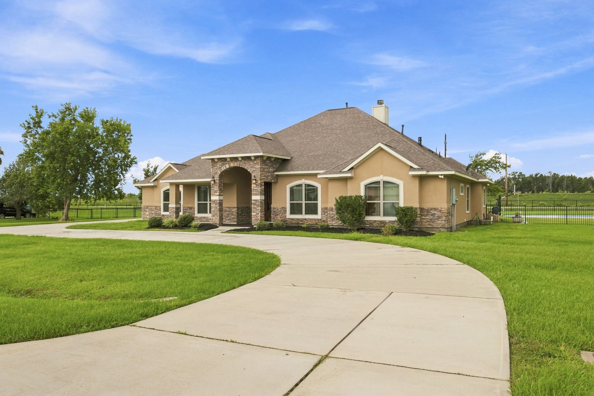 8999 Water Point Drive Property Photo 4