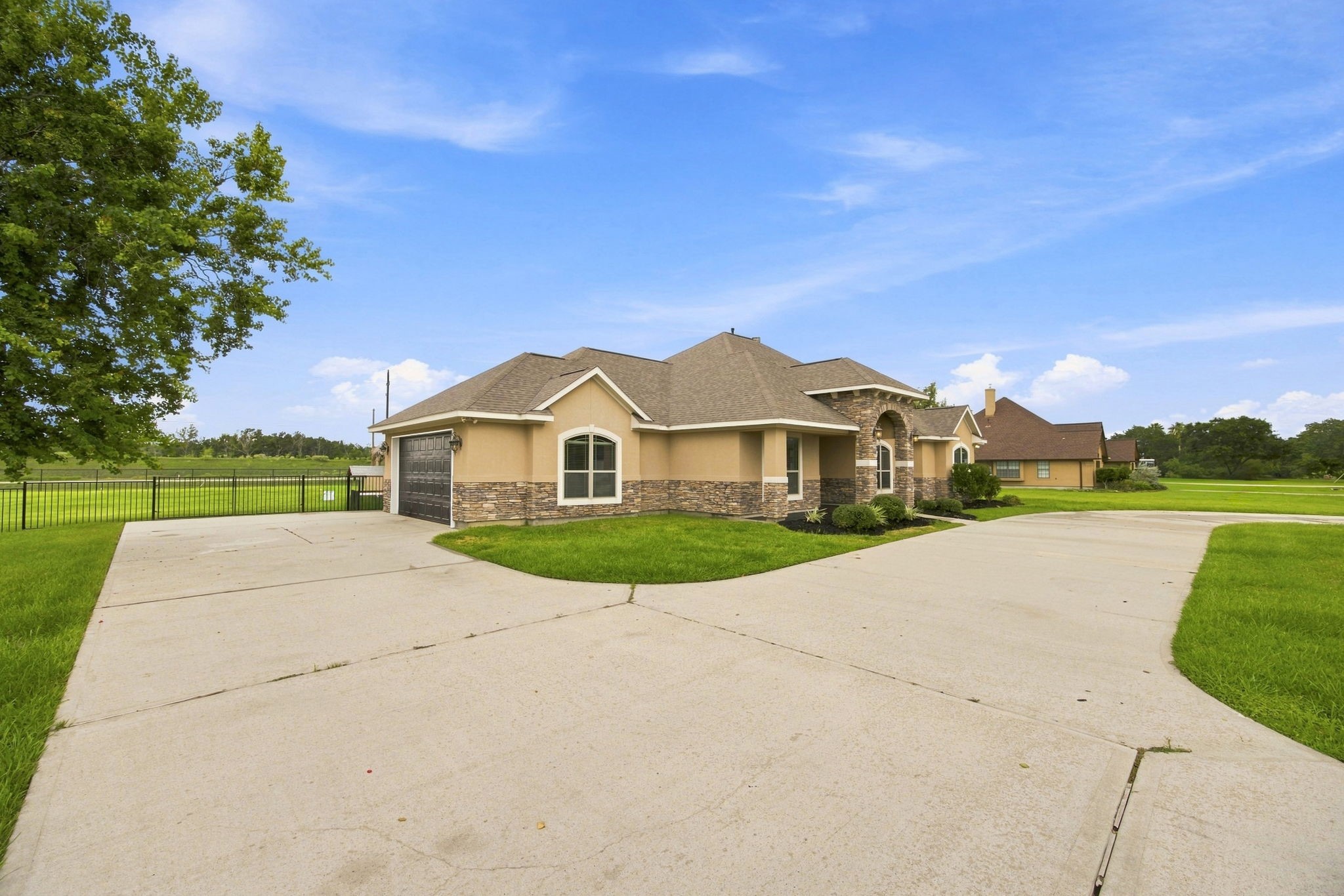 8999 Water Point Drive Property Photo 6