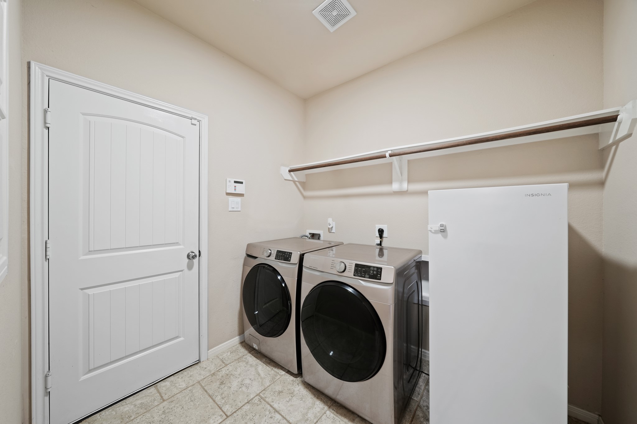 4526 Selwyn Road Property Photo 16