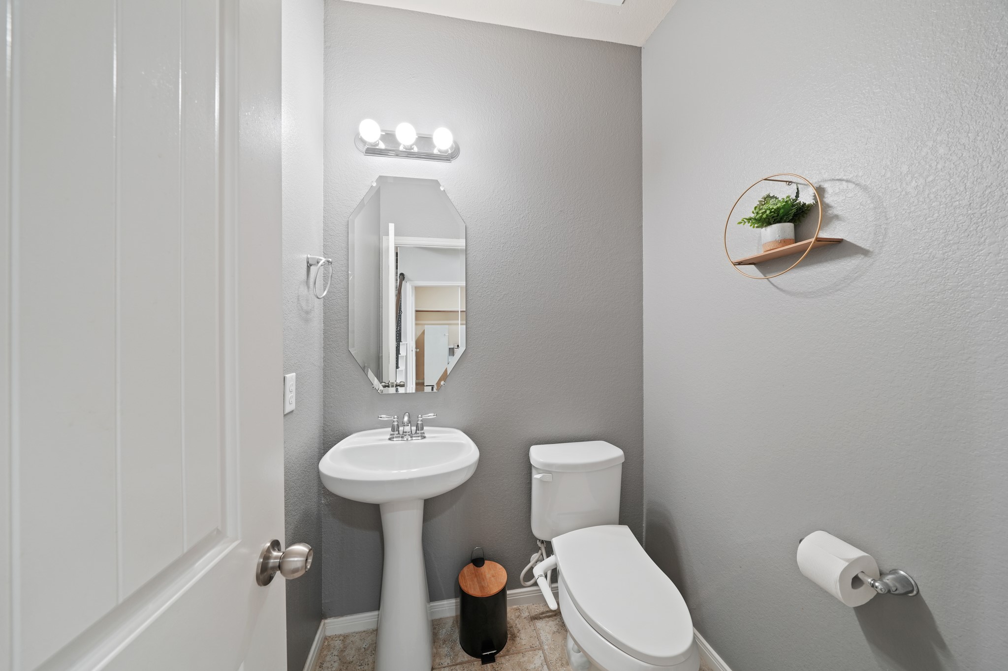 4526 Selwyn Road Property Photo 17