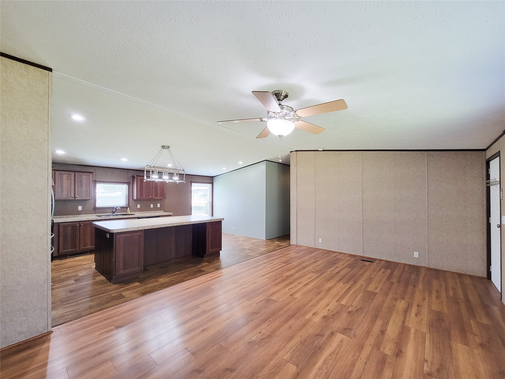 26806 N Marek Lane Property Photo 4