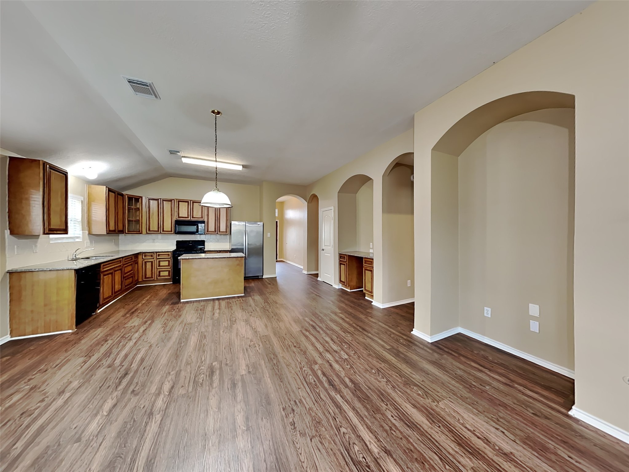 1835 Manor Drive Property Photo 7