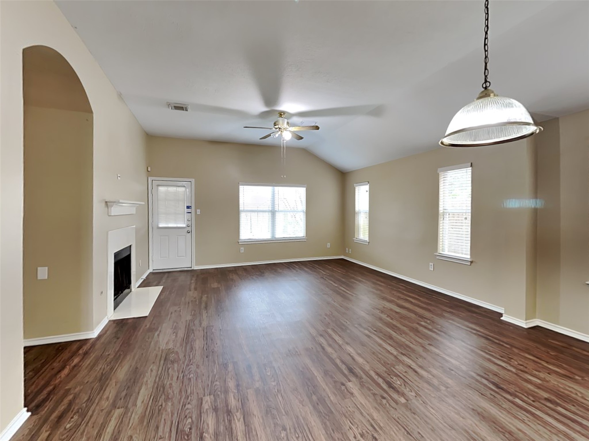1835 Manor Drive Property Photo 8