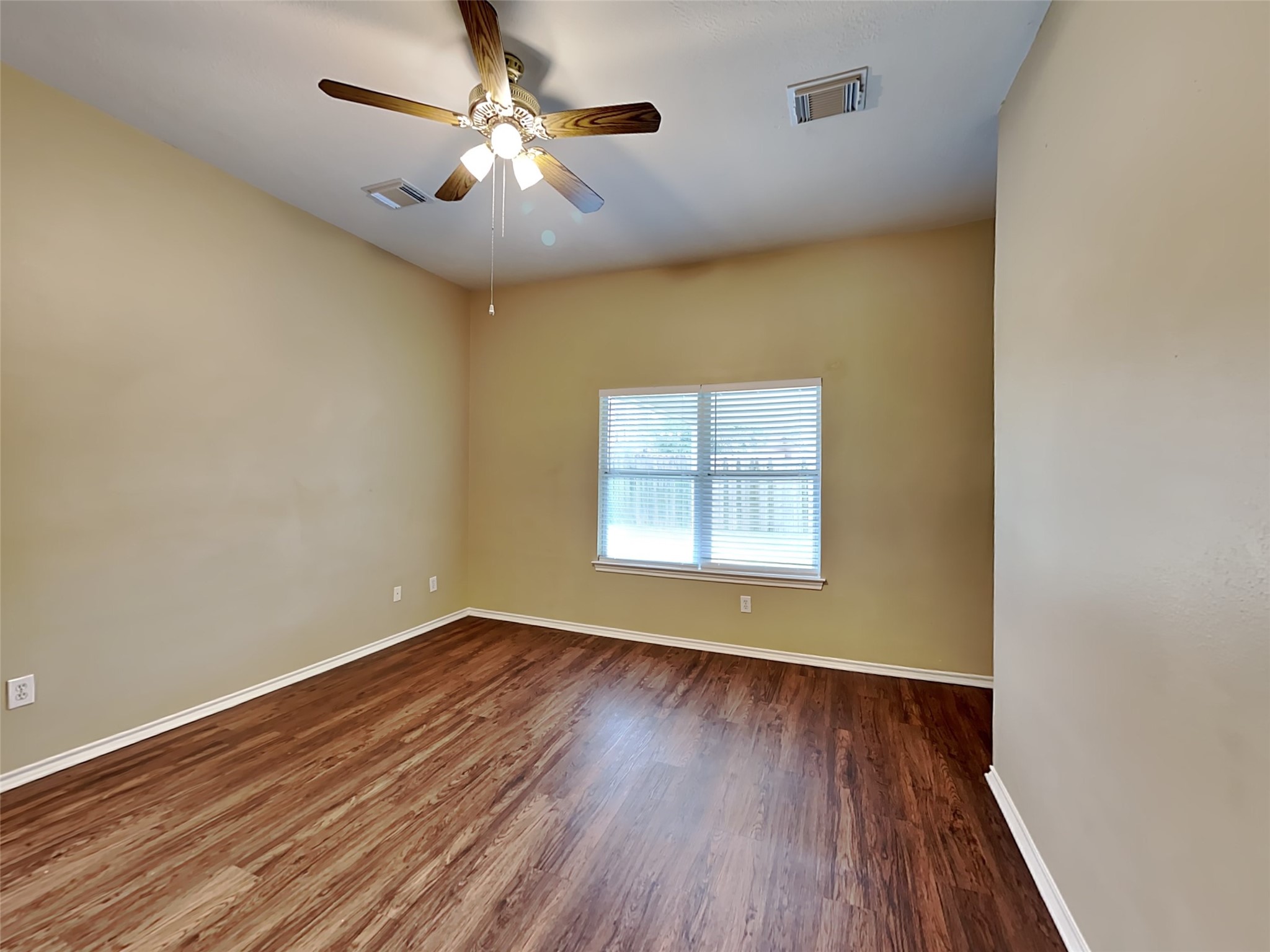1835 Manor Drive Property Photo 10