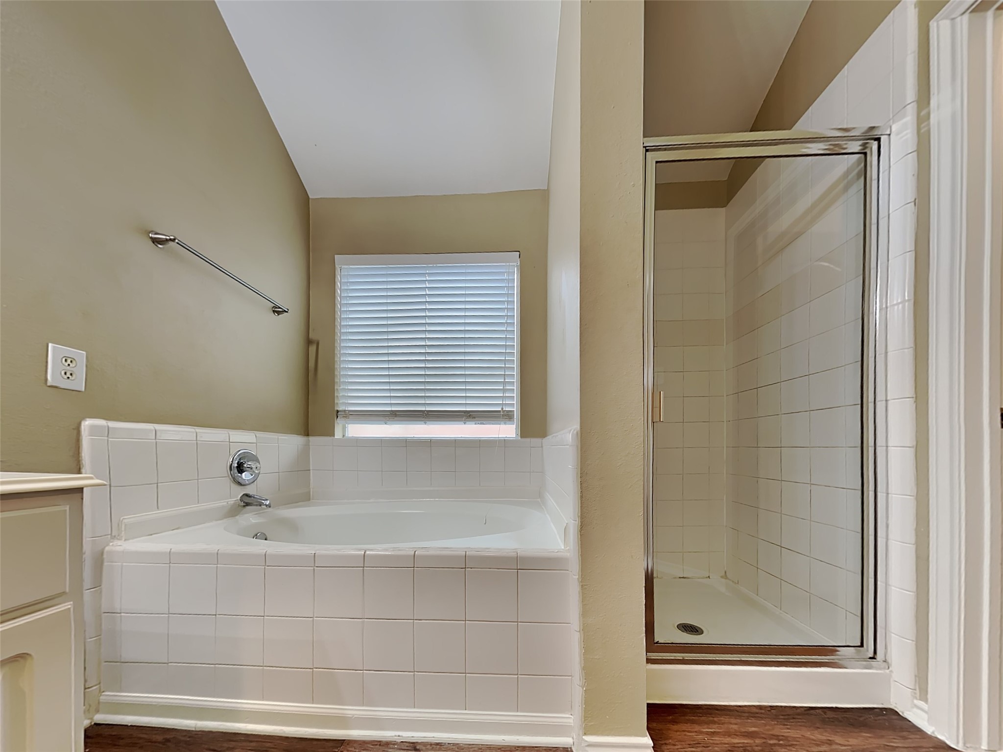 1835 Manor Drive Property Photo 12