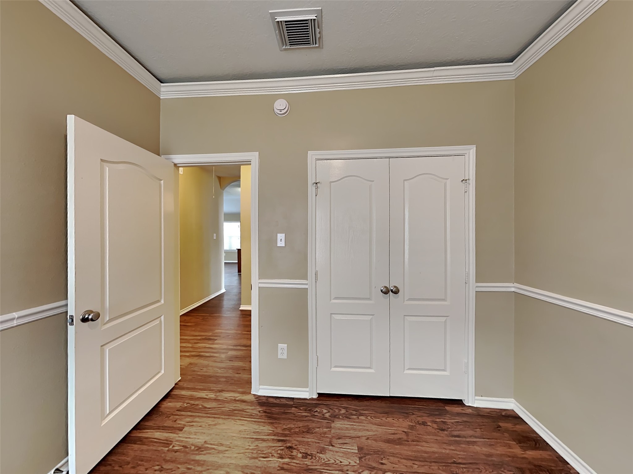 1835 Manor Drive Property Photo 13