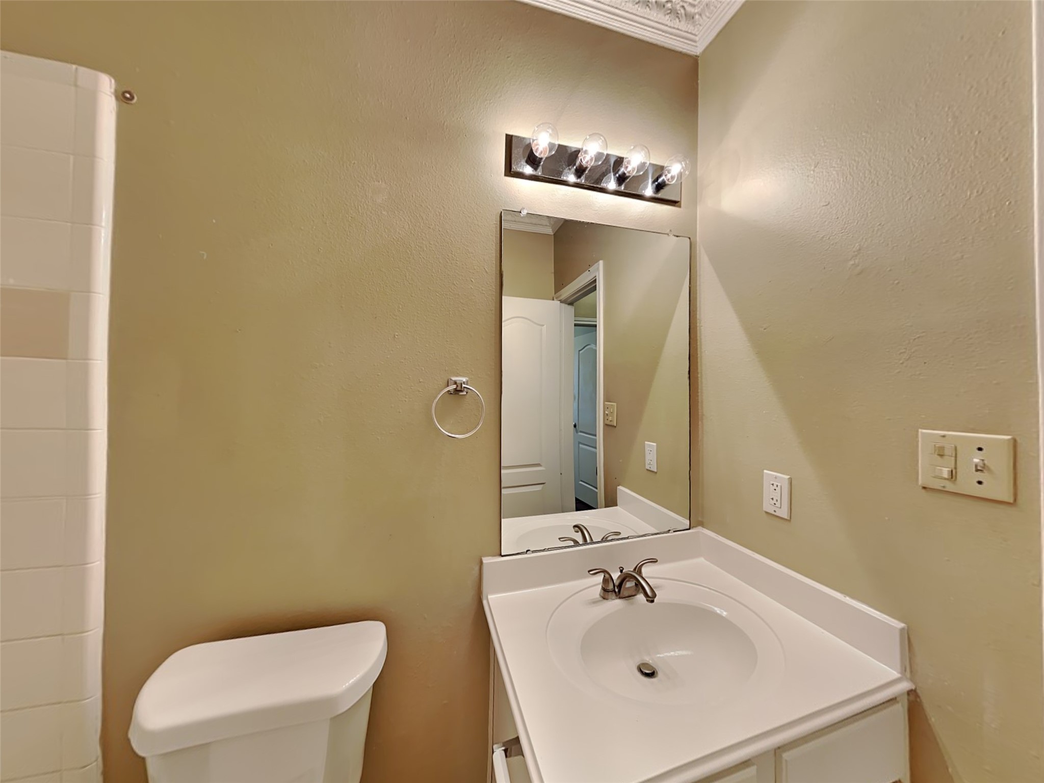 1835 Manor Drive Property Photo 16