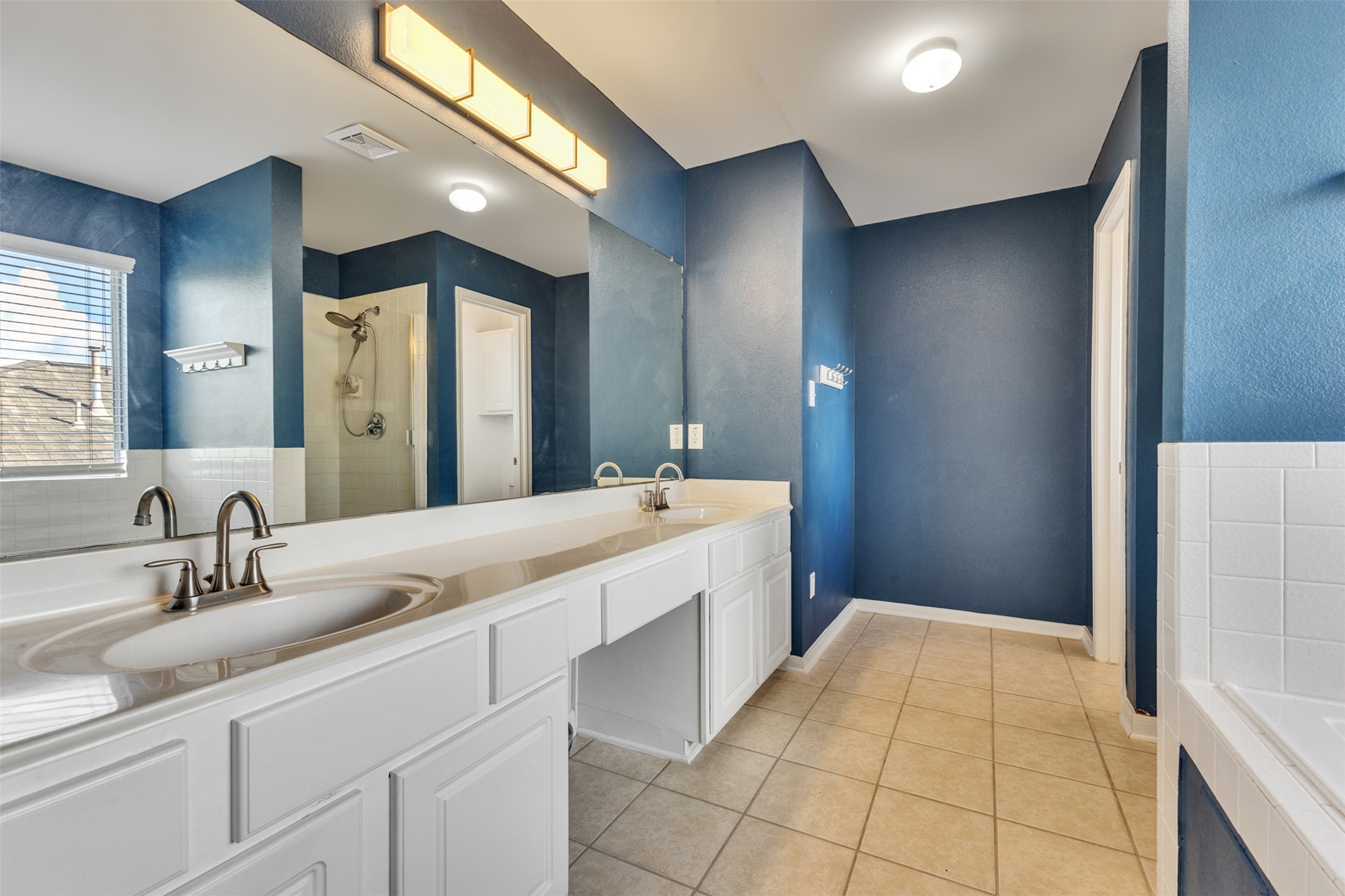 2303 Megellan Point Ln Lane Property Photo 18