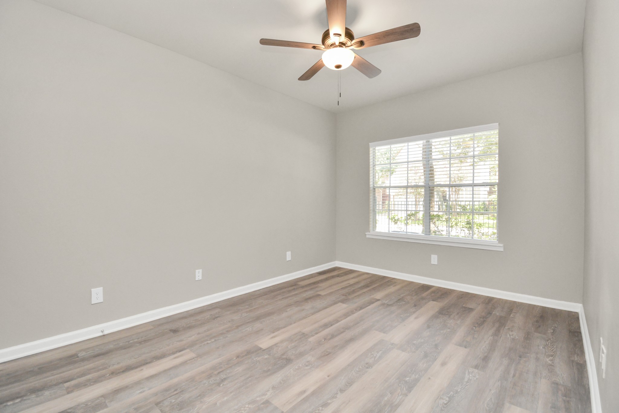 2222 Maroneal Street 0931 Property Photo 6