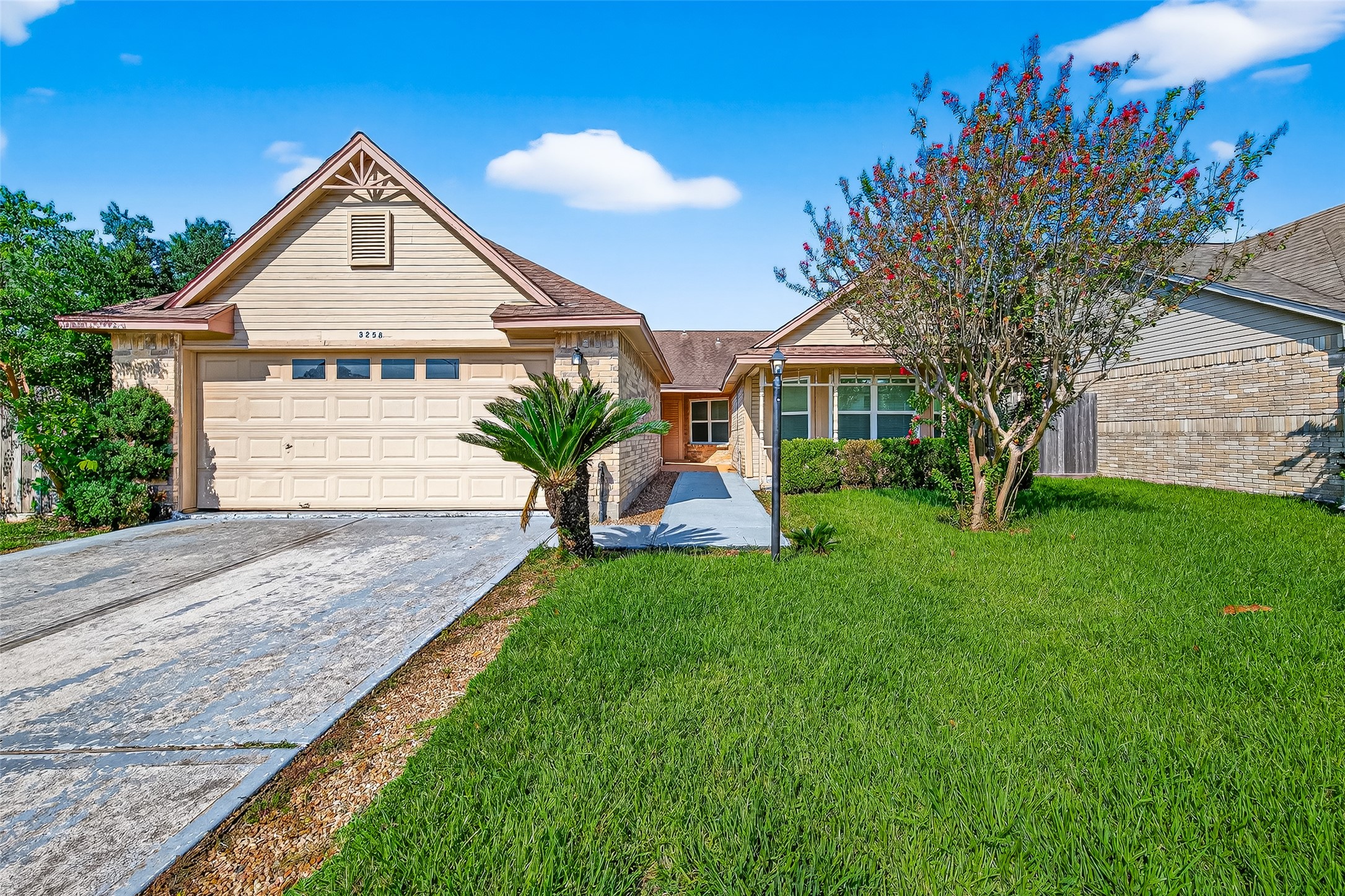 3258 Meadway Drive Property Photo 1