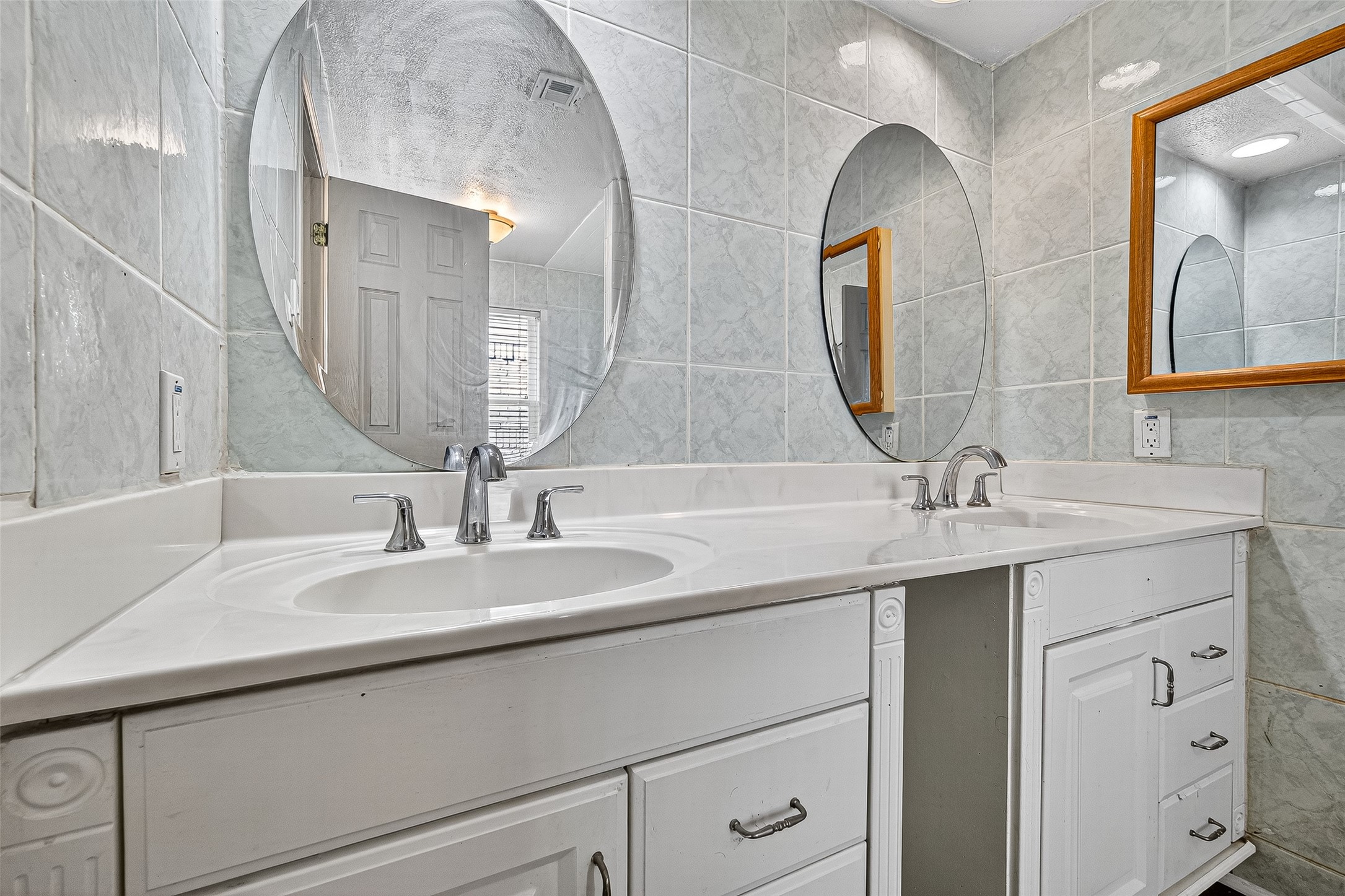 3258 Meadway Drive Property Photo 33