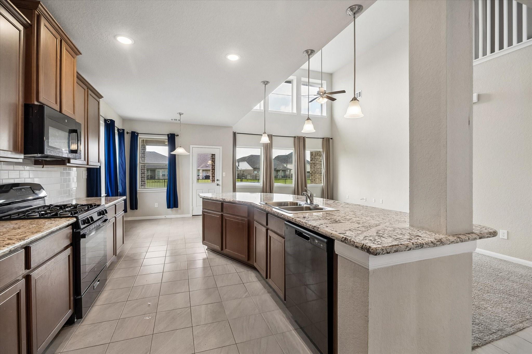5911 Wayne Way Property Photo 8