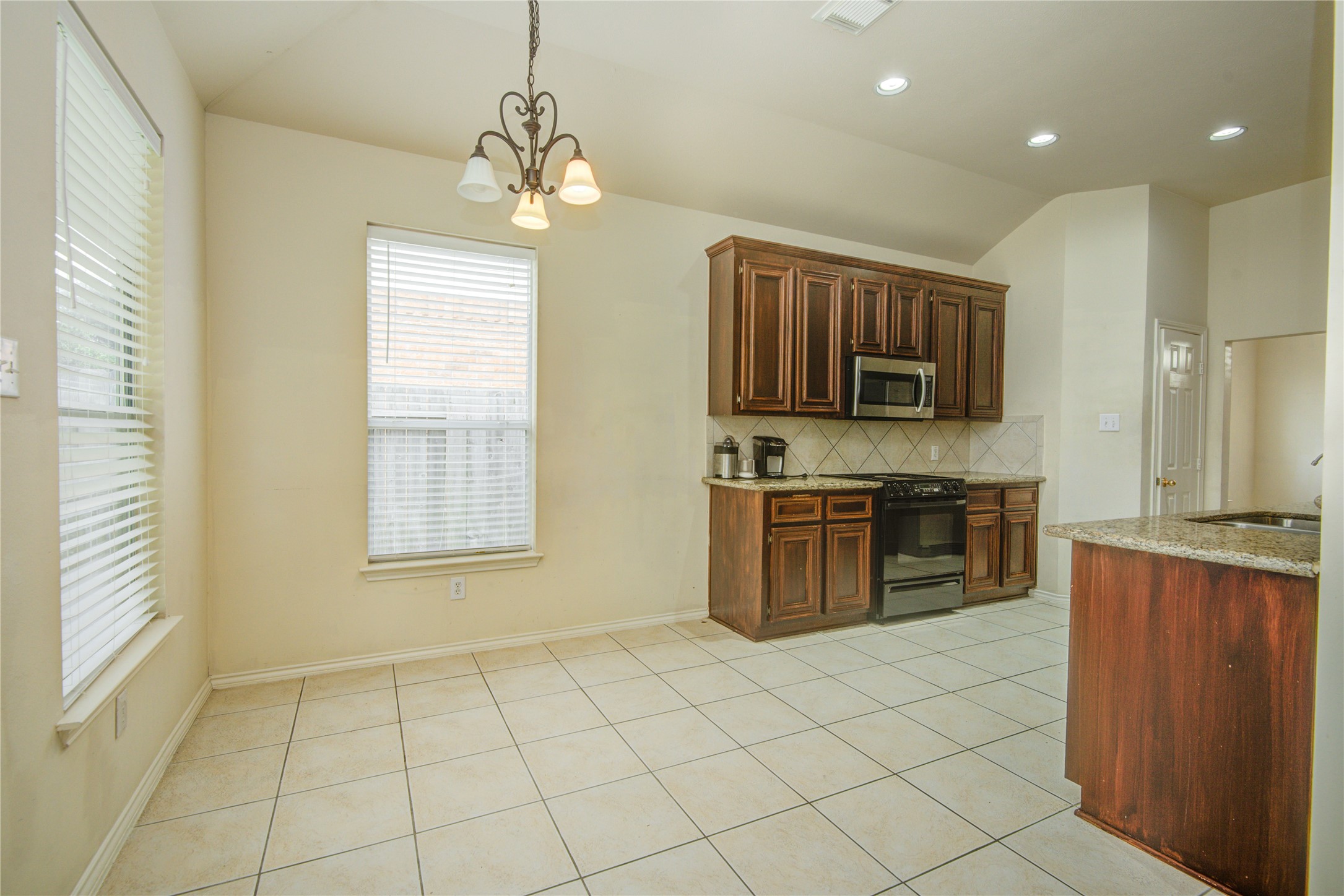 21718 Grand Hollow Lane Property Photo 7