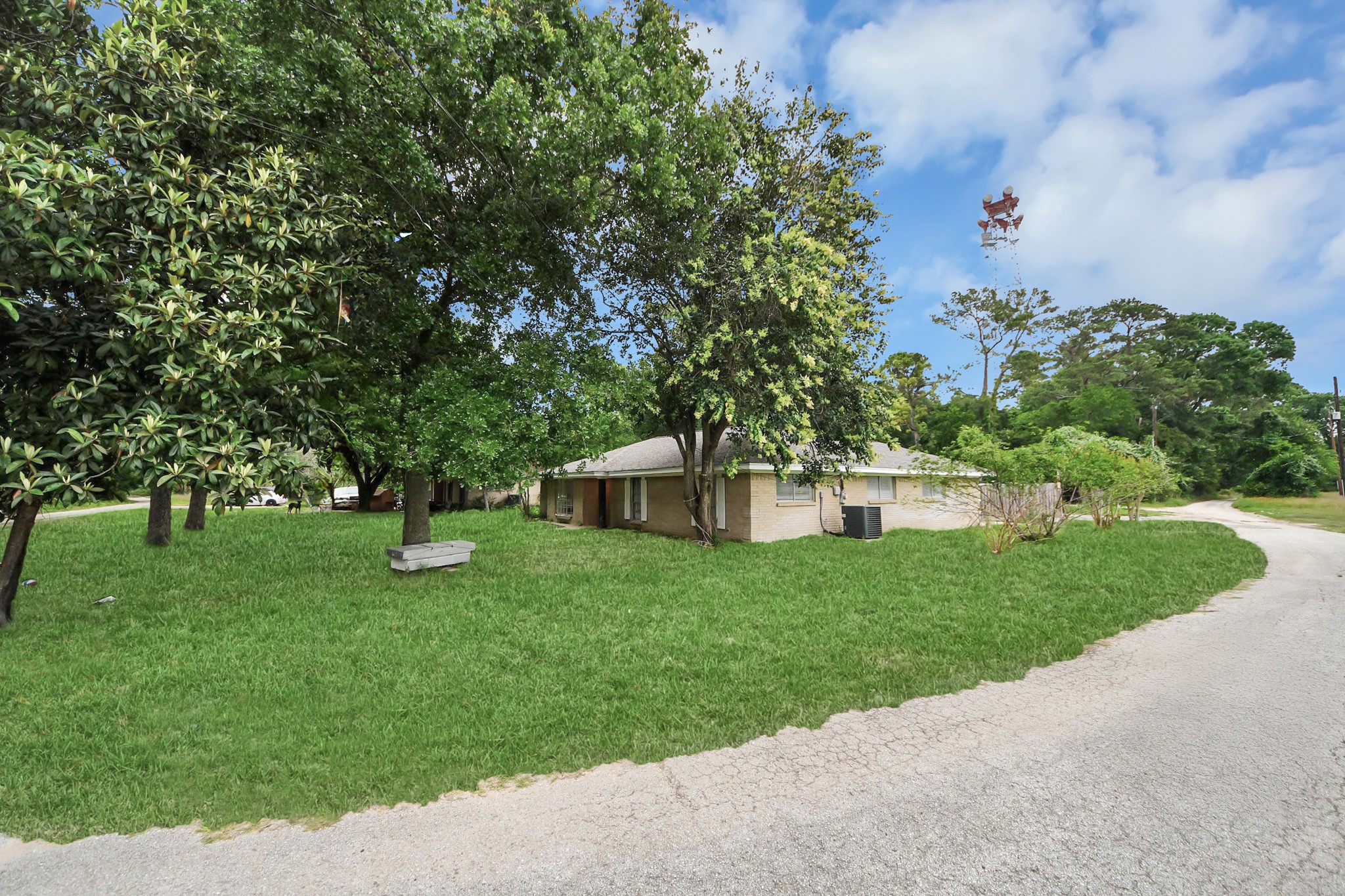 19435 Interstate 45 Property Photo 2