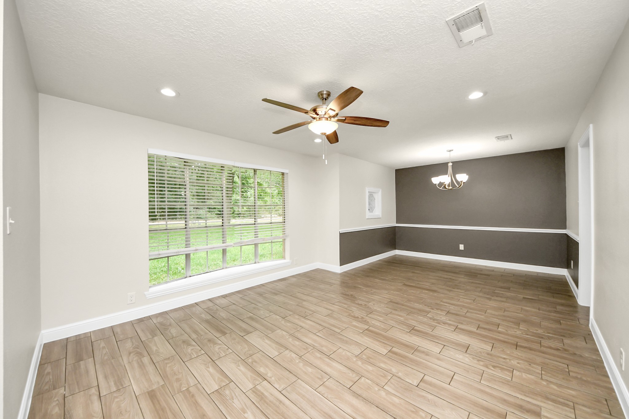 19435 Interstate 45 Property Photo 6