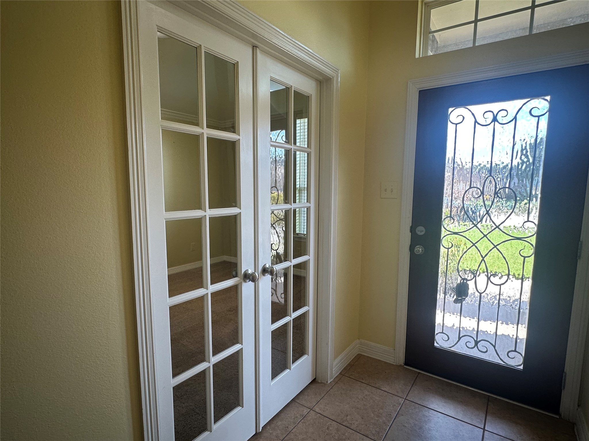 2570 Riverway Drive Property Photo 3