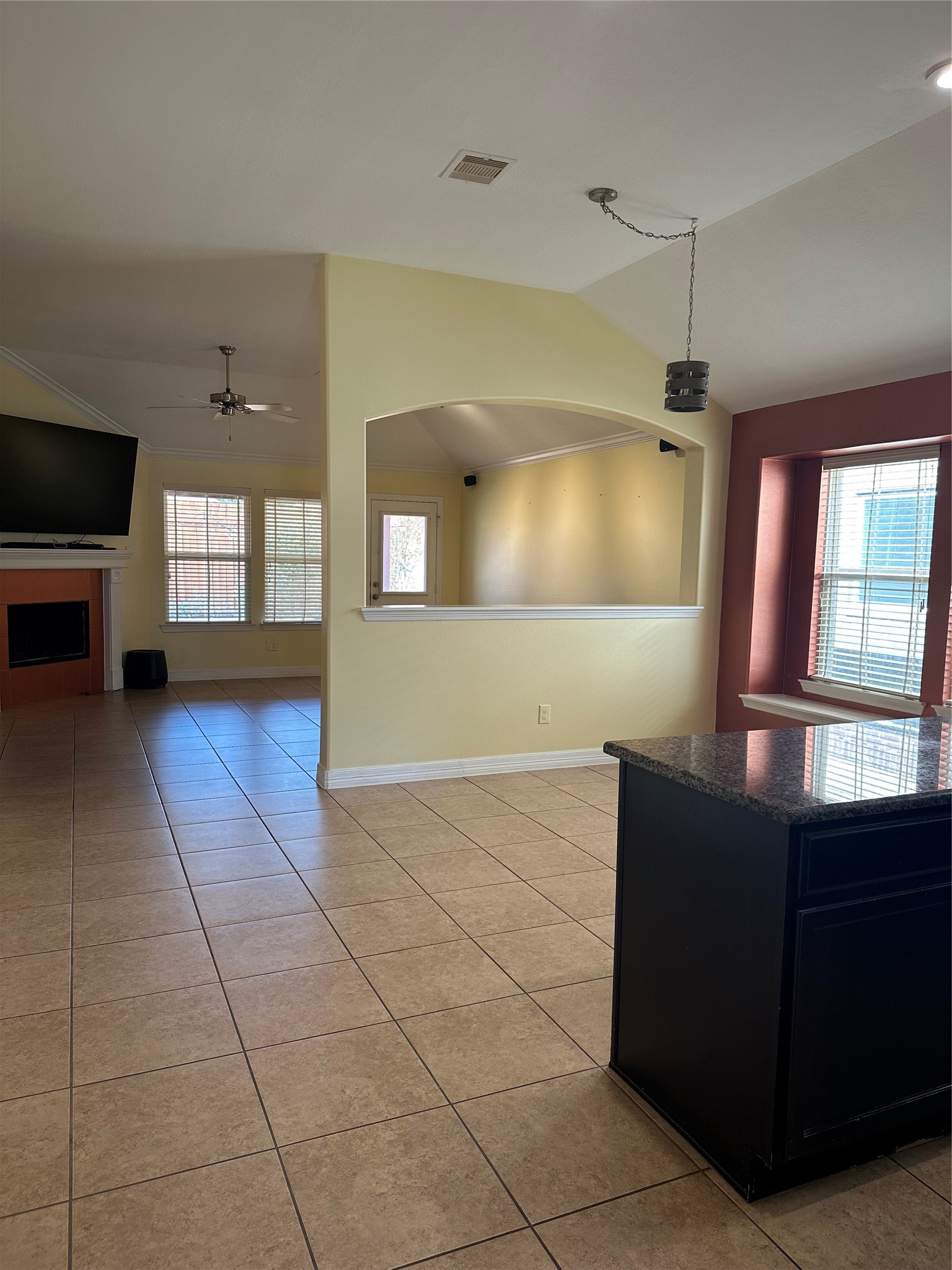 2570 Riverway Drive Property Photo 8