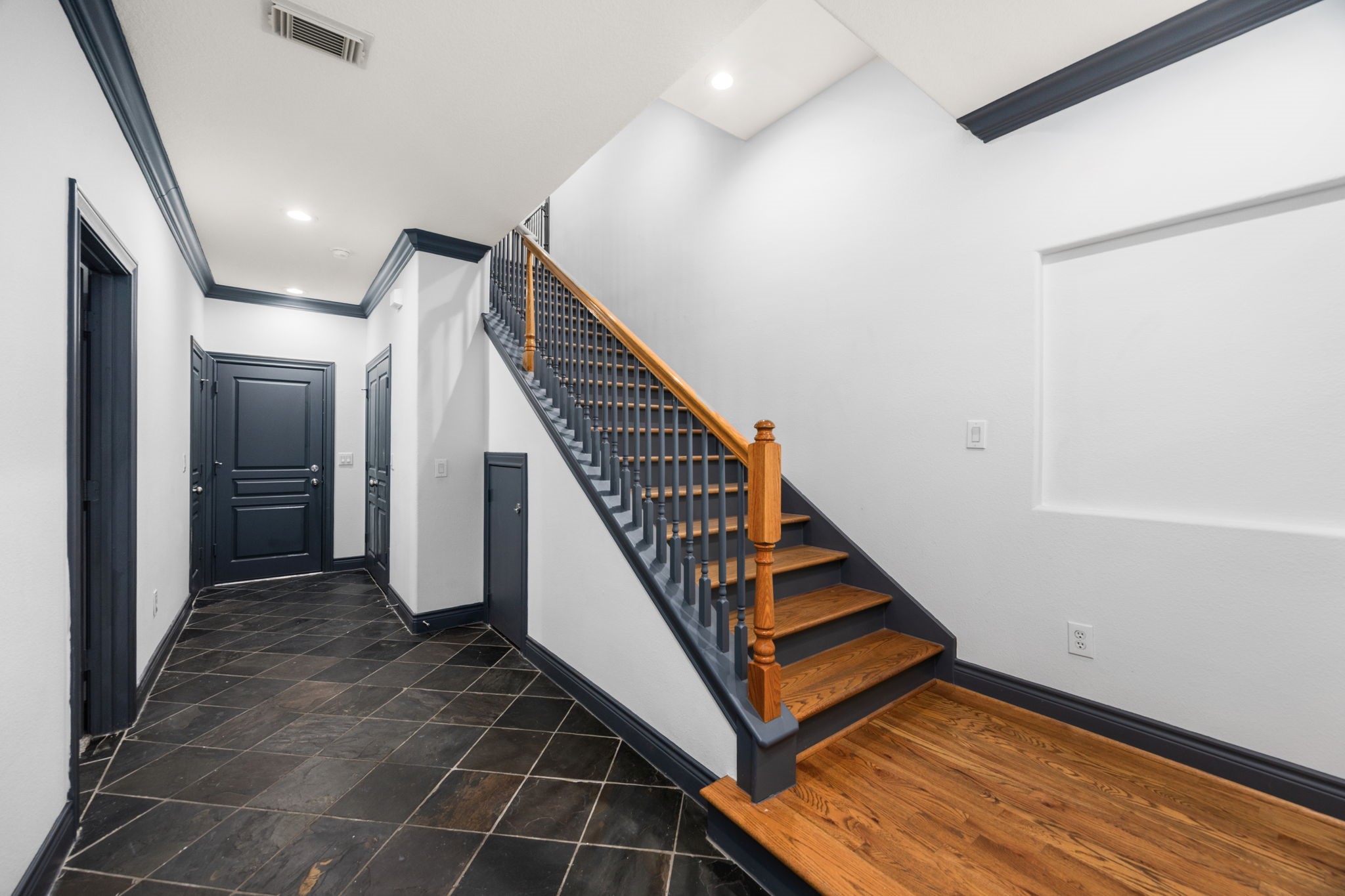 1119 Saint Charles Street Property Photo 8