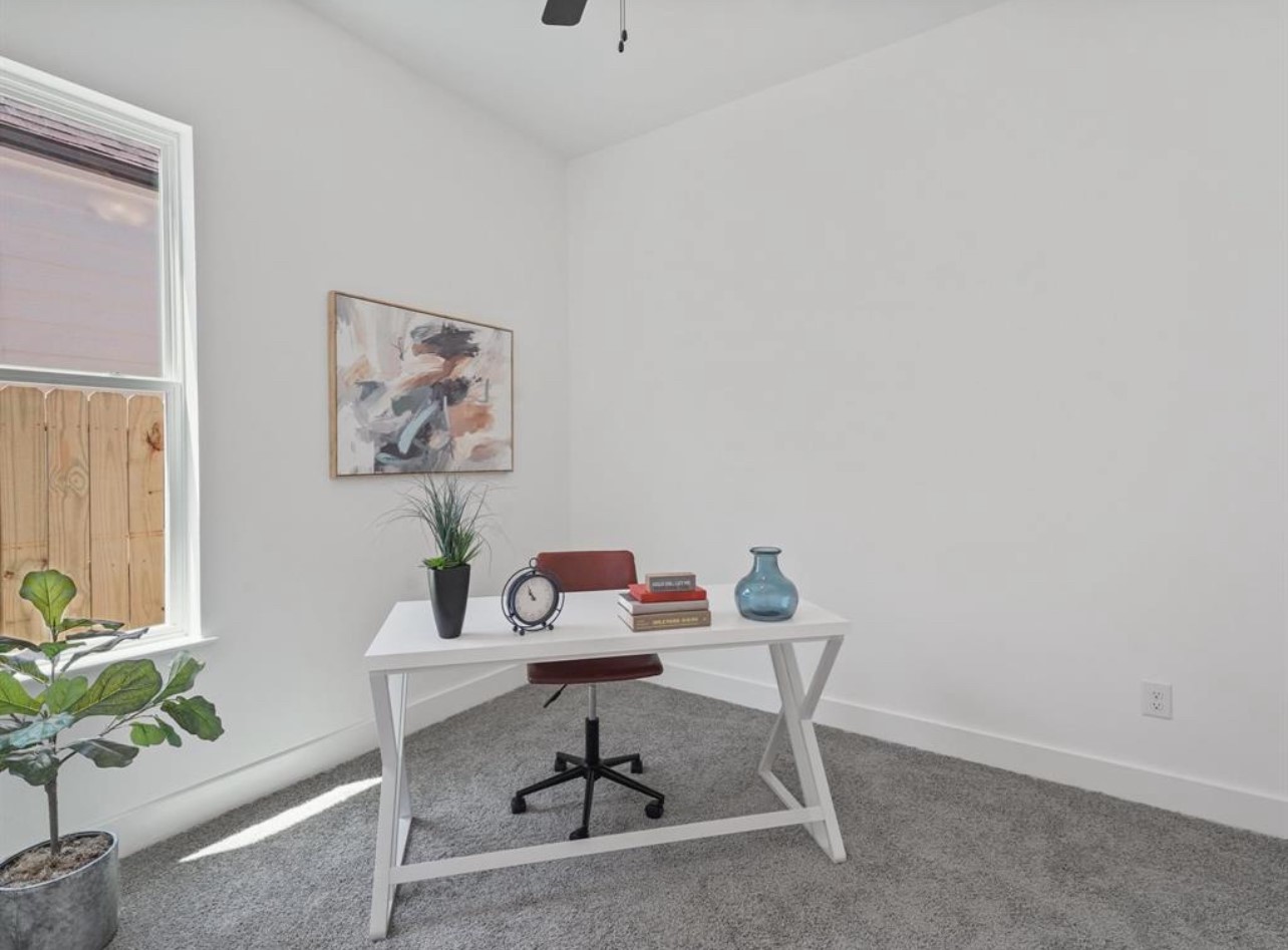 2406 Mann Street C Property Photo 14