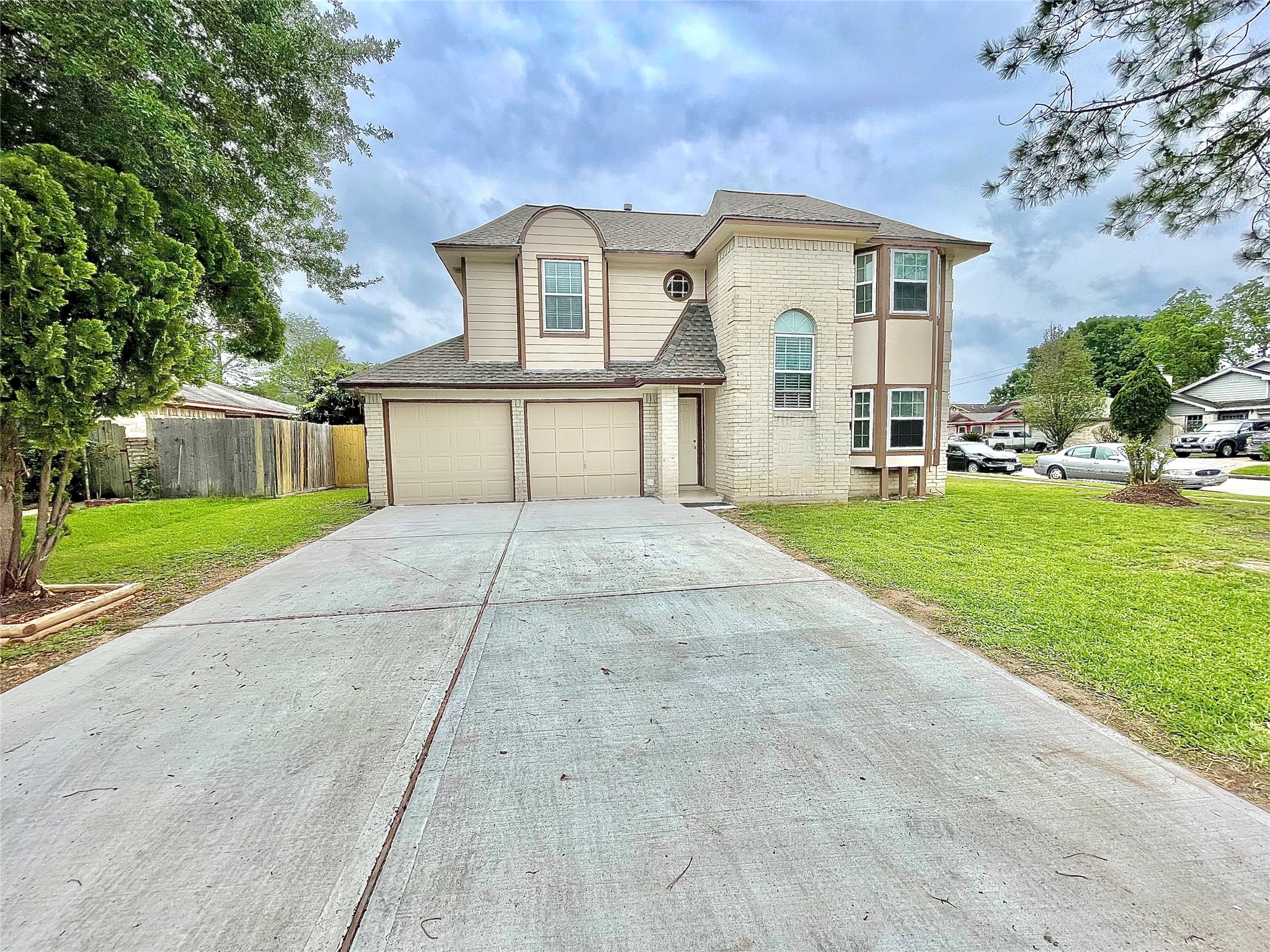 10910 Olivewood Drive Property Photo 1