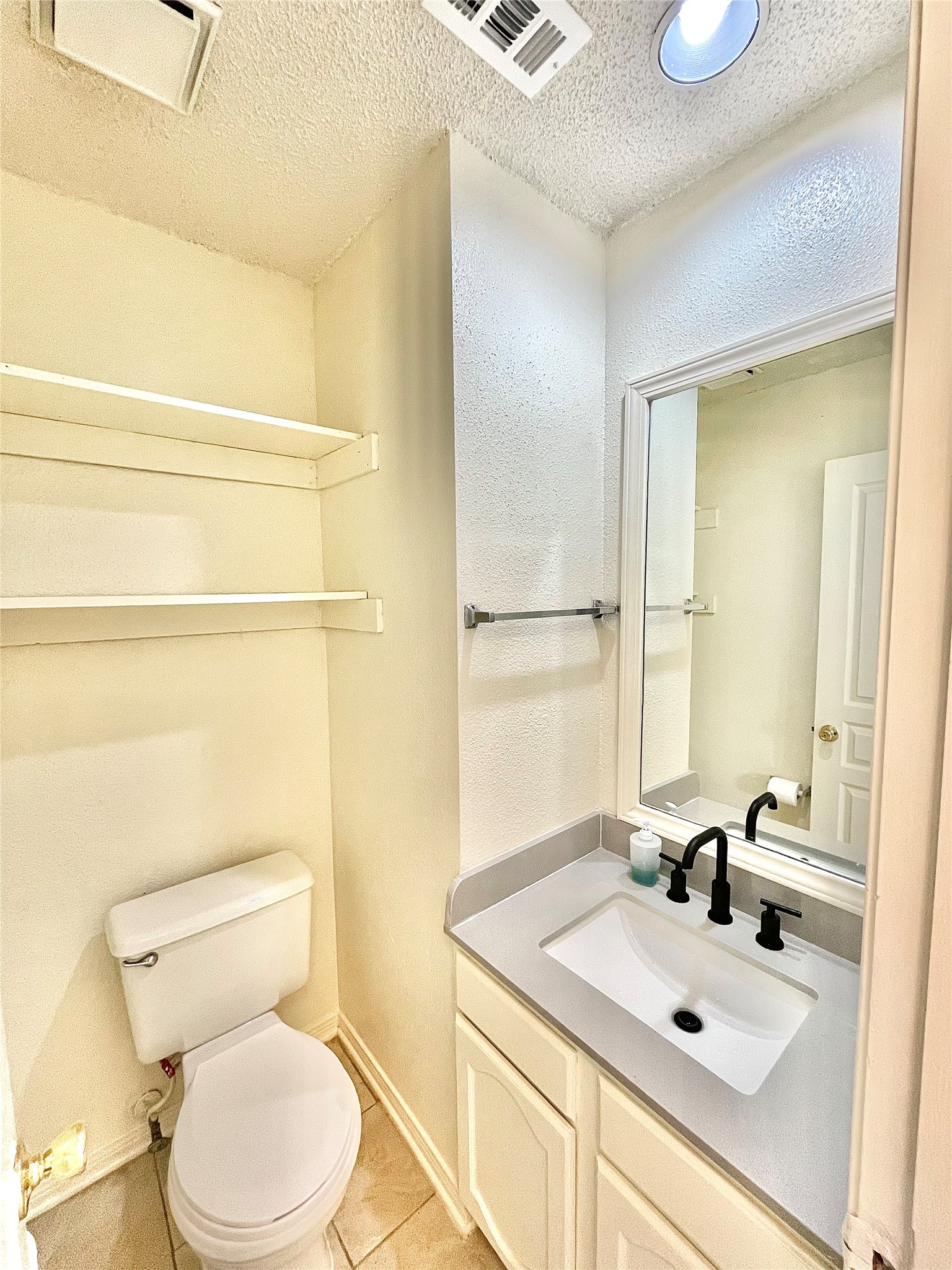 10910 Olivewood Drive Property Photo 6