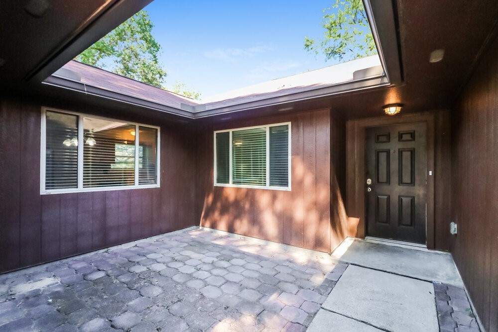 10810 Gusty Winds Court Property Photo 3