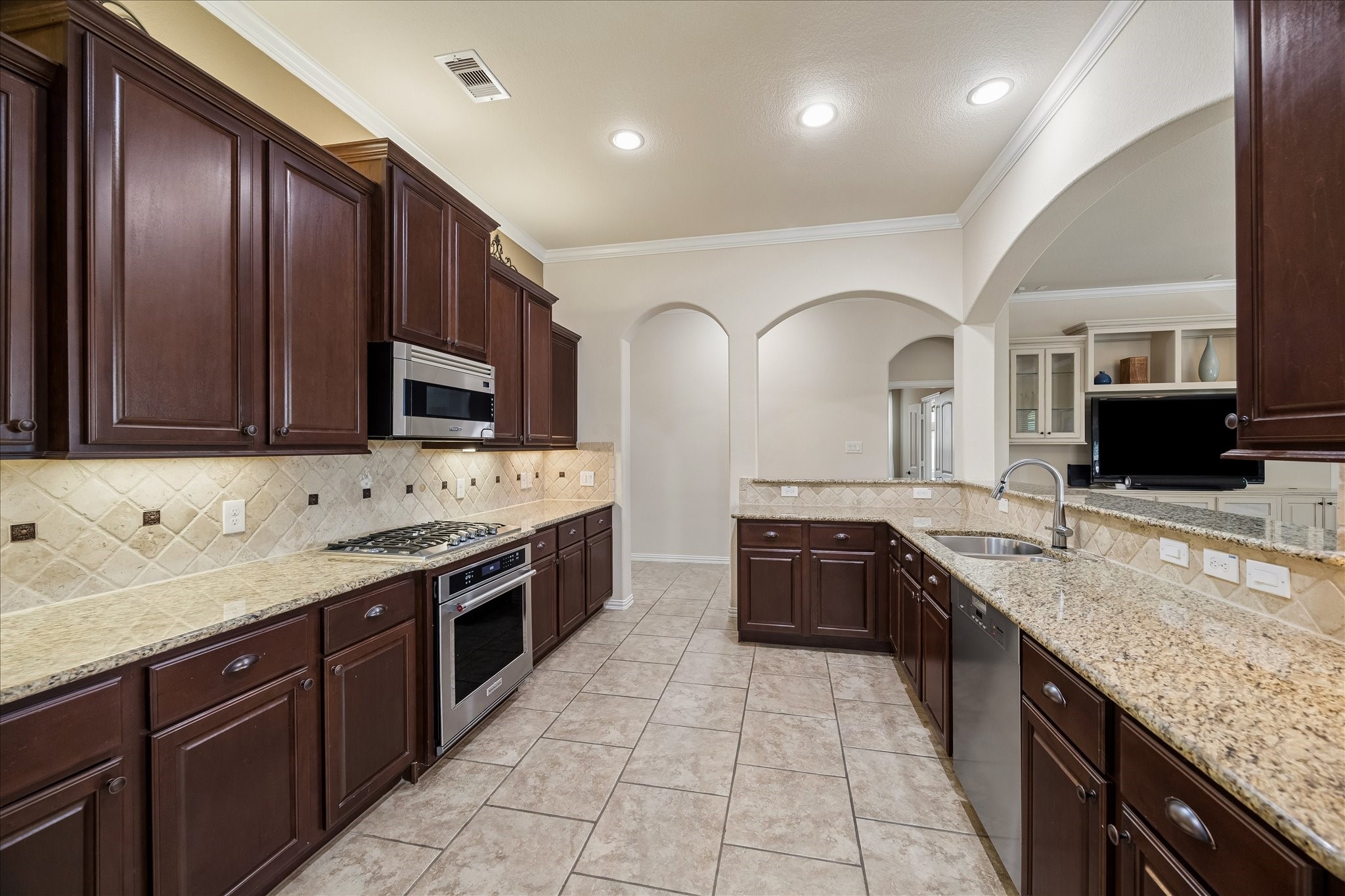 21342 Russell Chase Drive Property Photo 3