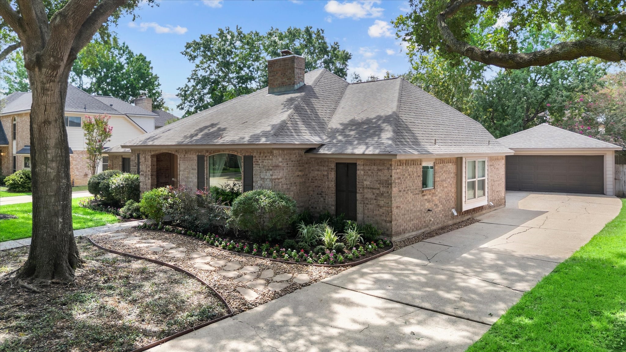 18315 Forest Town Drive Property Photo 4