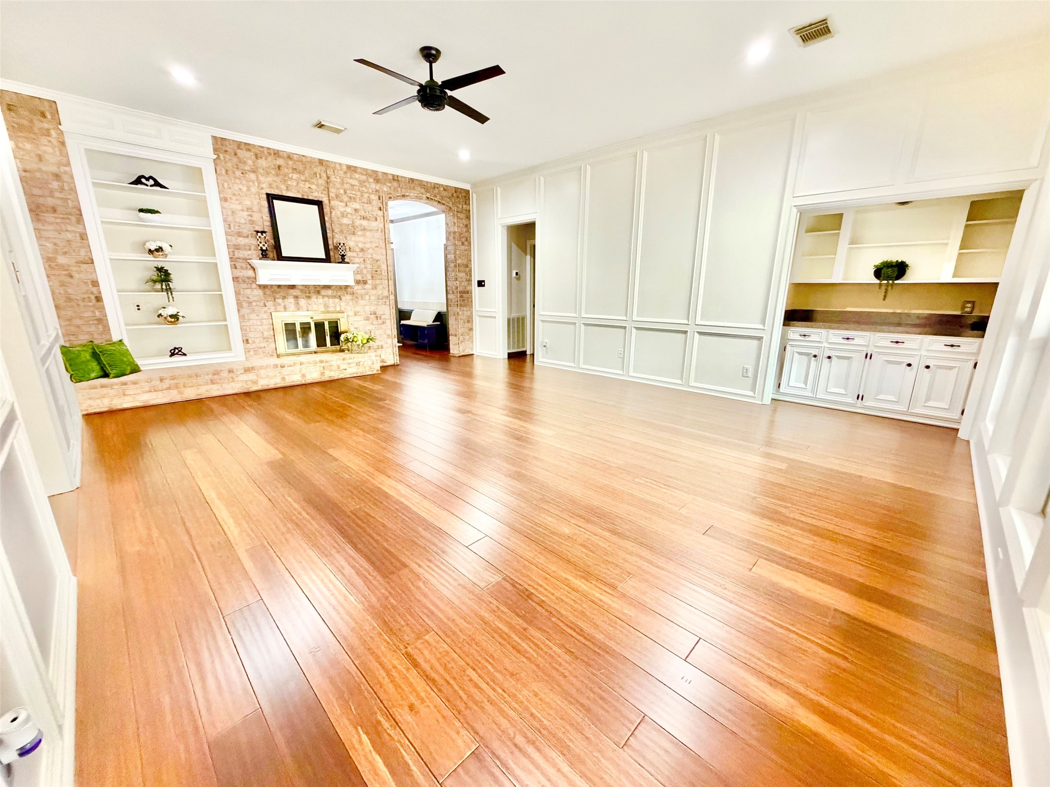18315 Forest Town Drive Property Photo 6