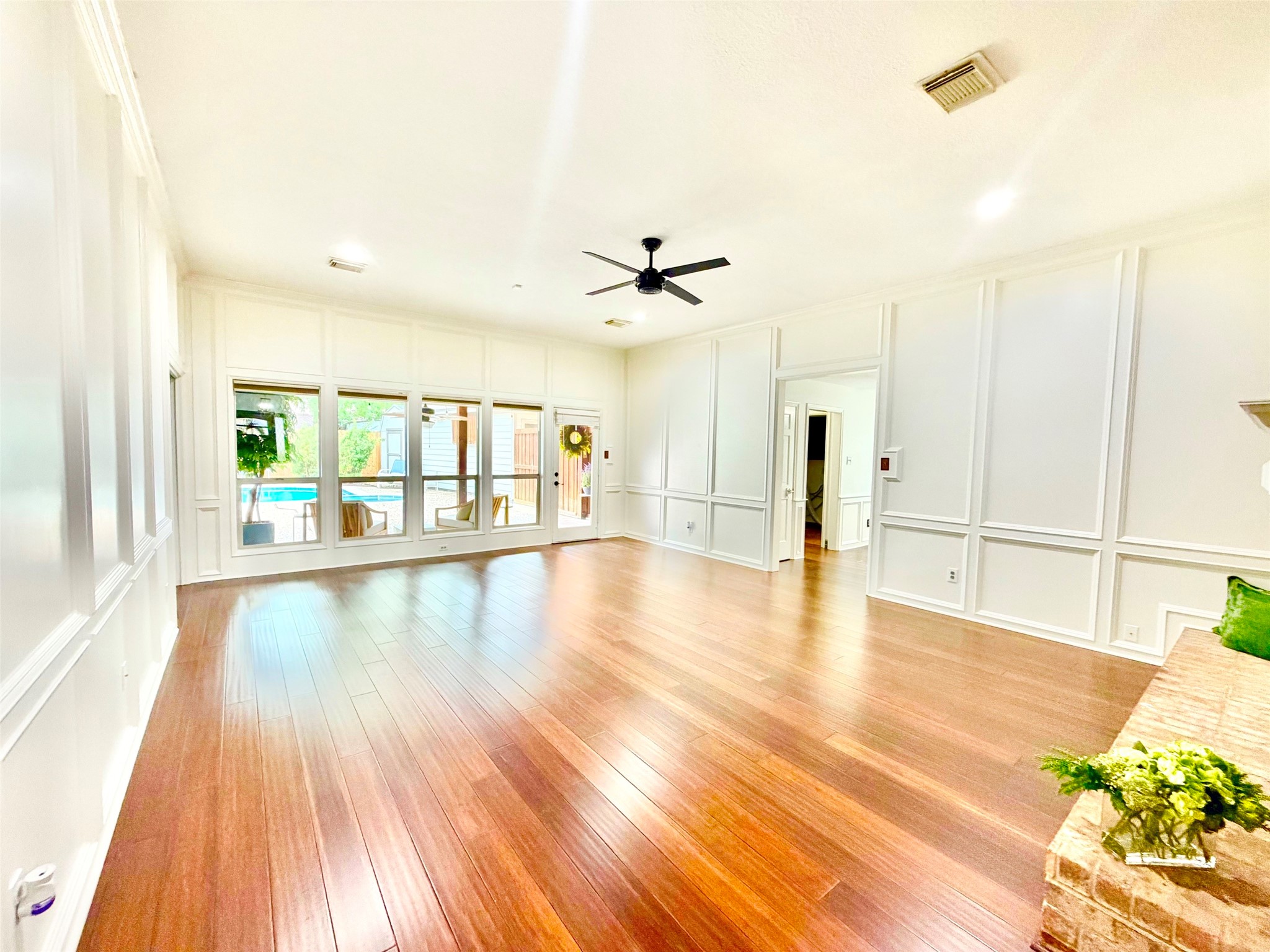 18315 Forest Town Drive Property Photo 7