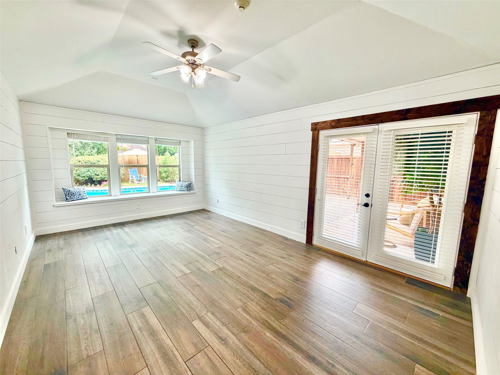 18315 Forest Town Drive Property Photo 11