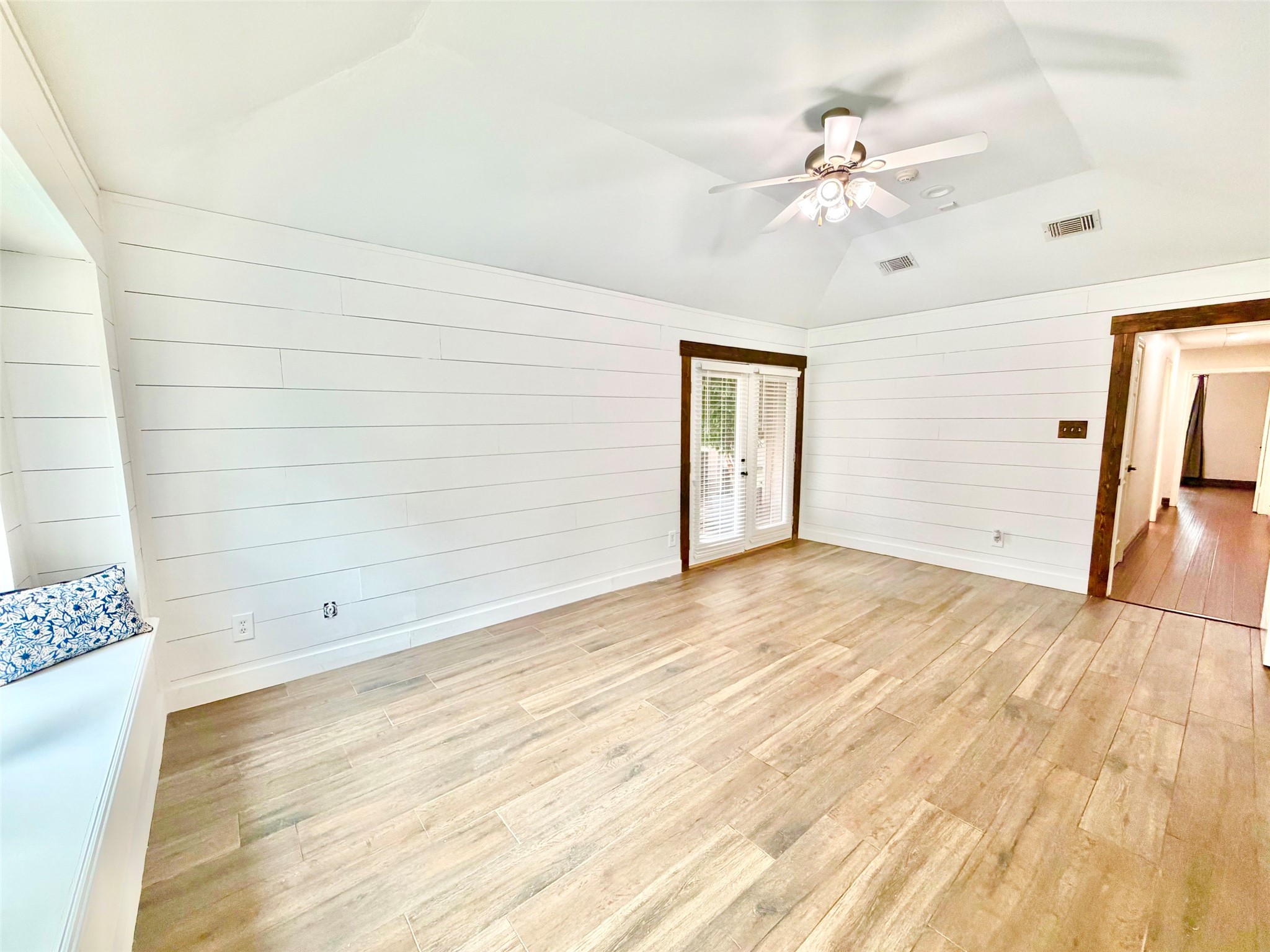 18315 Forest Town Drive Property Photo 12