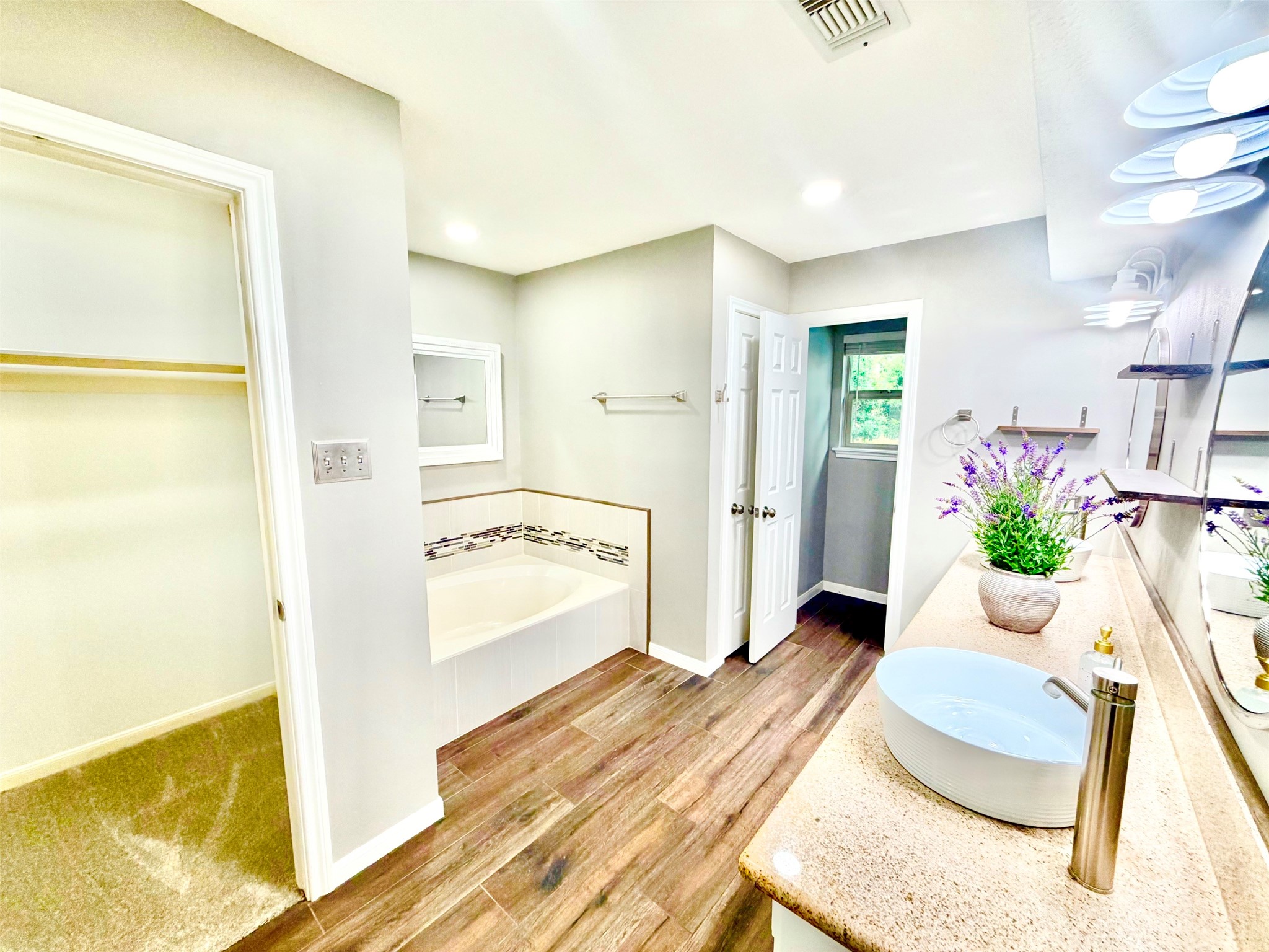 18315 Forest Town Drive Property Photo 14