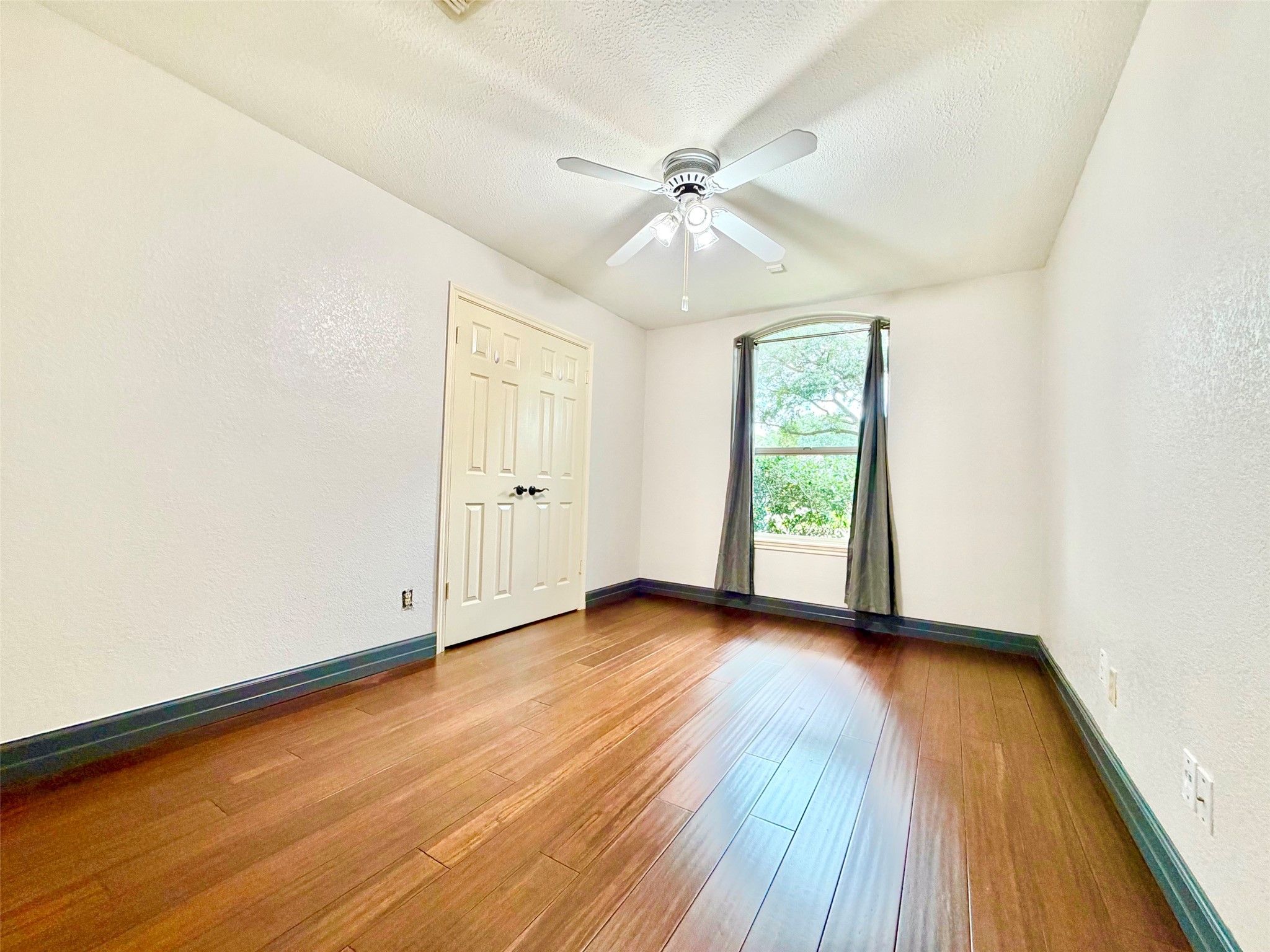 18315 Forest Town Drive Property Photo 15