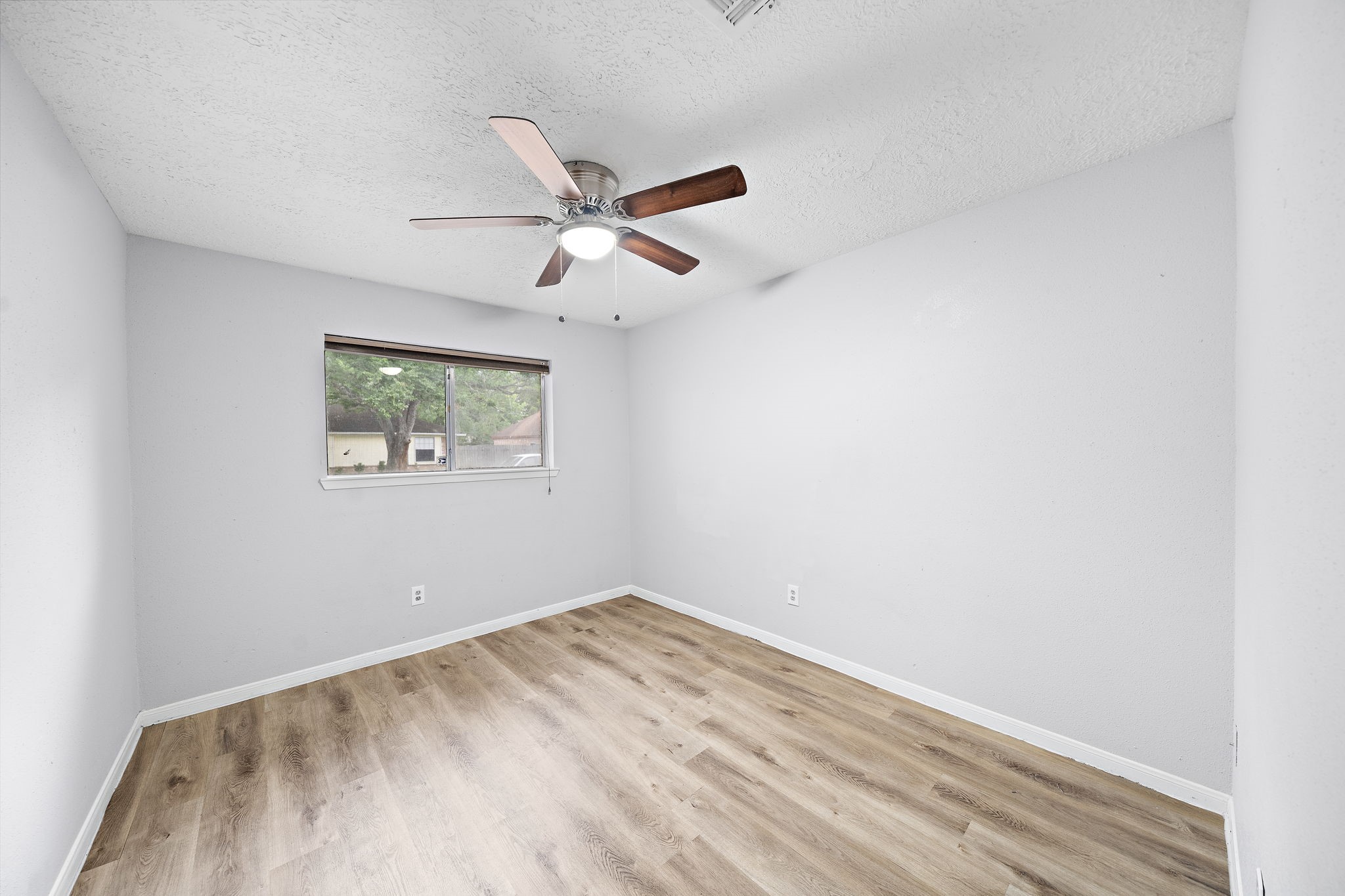 1617 Pecan Hollow Street Property Photo 6