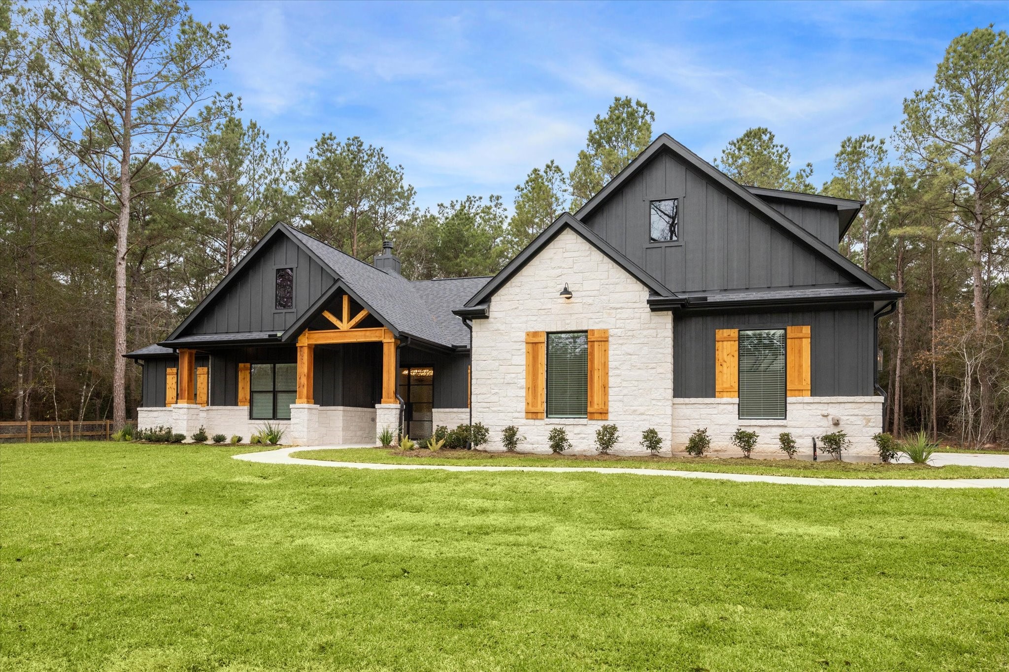 9332 Cedar Bend Property Photo 2