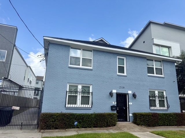 2116 Live Oak Street B Property Photo 2
