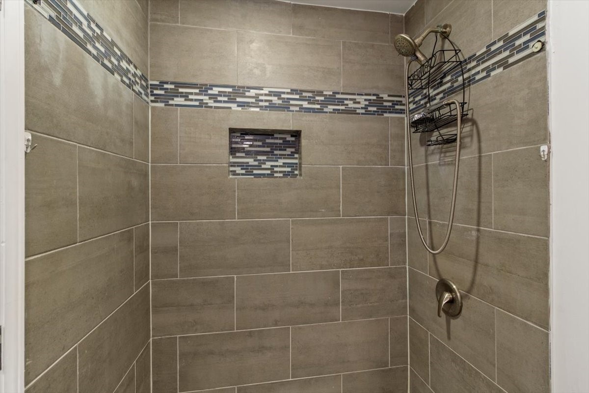 12503 Wellington Park Drive Property Photo 25