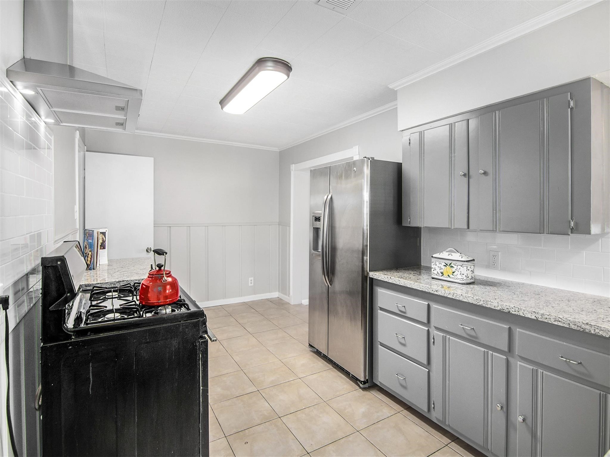 2215 Silverbonnet Street Property Photo 6