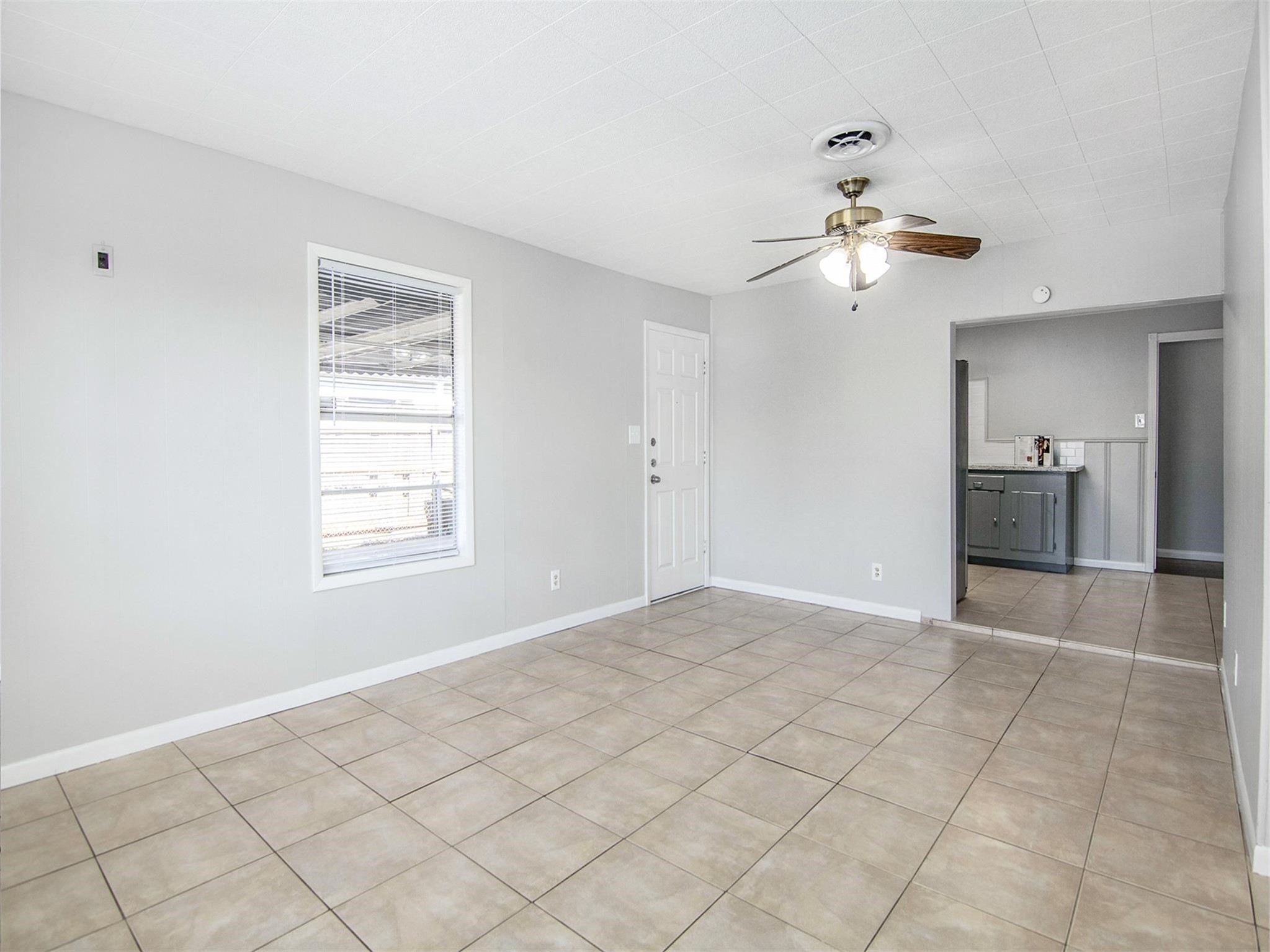 2215 Silverbonnet Street Property Photo 10