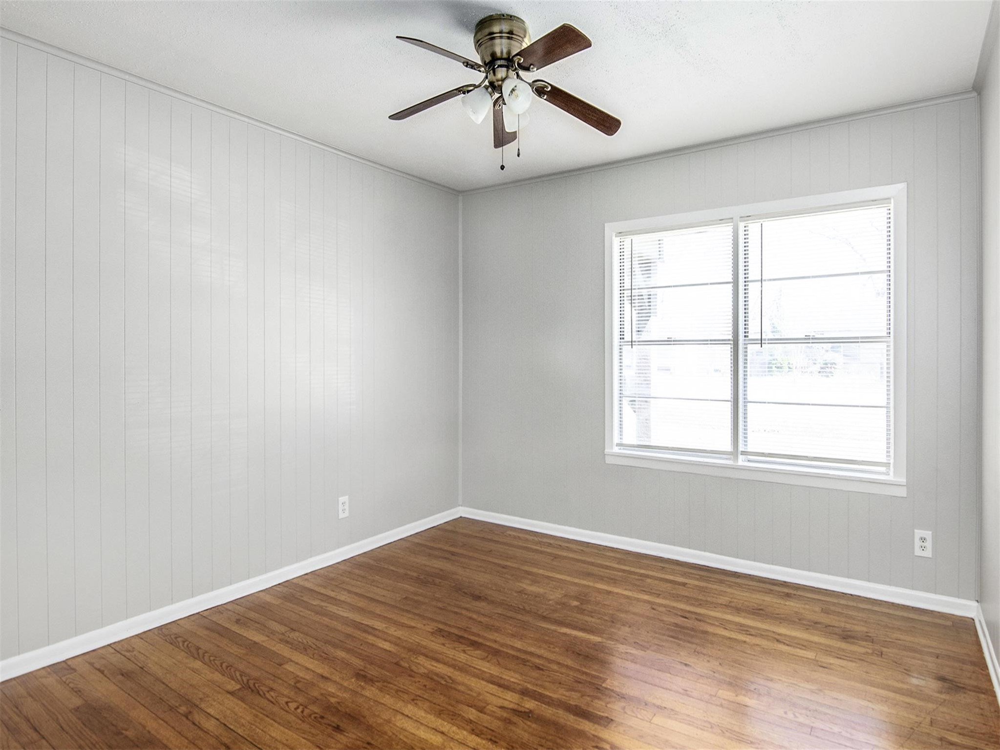 2215 Silverbonnet Street Property Photo 13